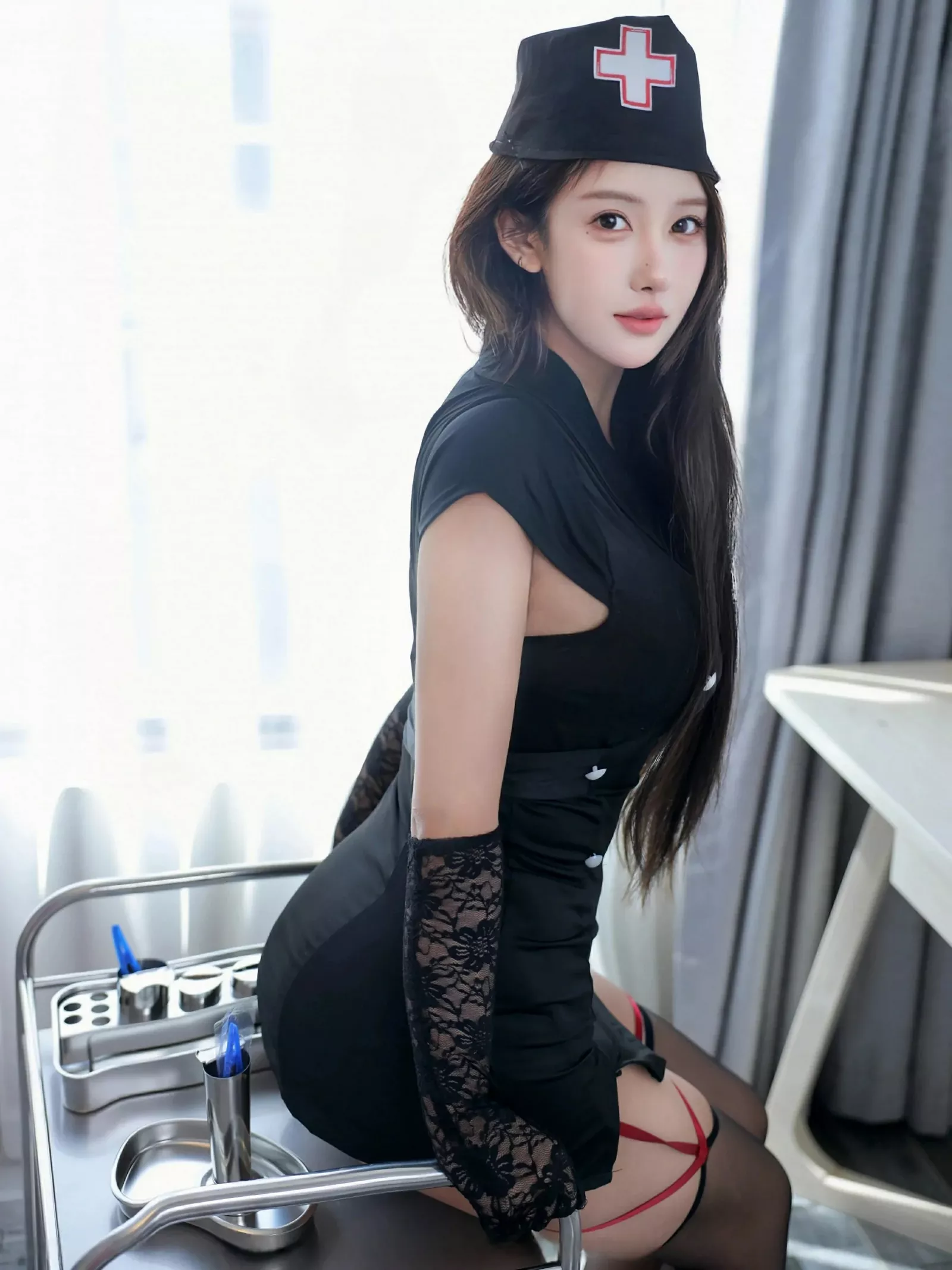秀人集.com_[XiuRen秀人网]No.10519_模特金允希Yuki性感深色护士制服配黑丝吊袜秀完美身材诱惑写真69P
