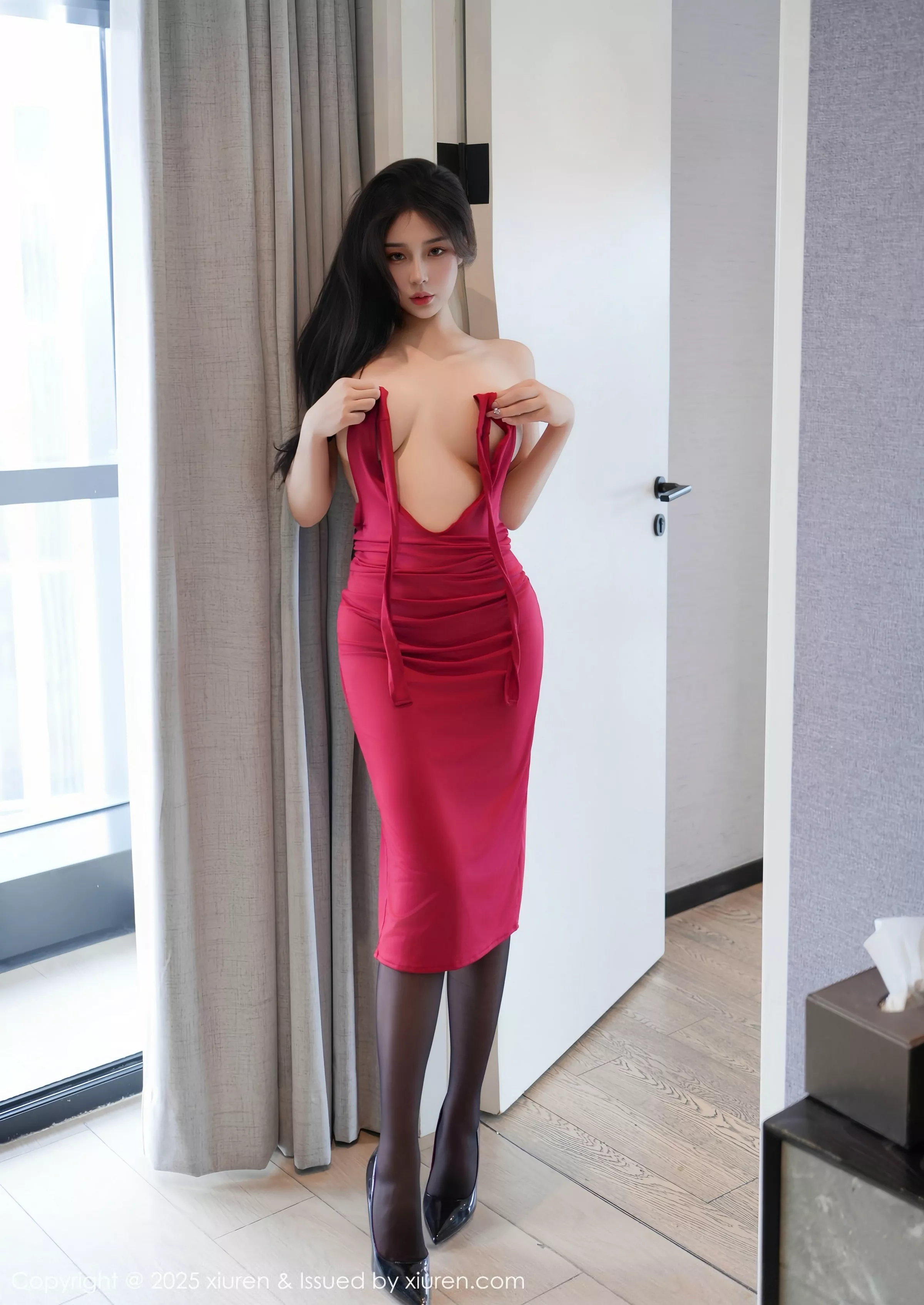 秀人集.com_[XiuRen秀人网]No.10528_模特云璎珞性感红色长裙配黑色丝袜秀凹凸身材撩人诱惑写真65P