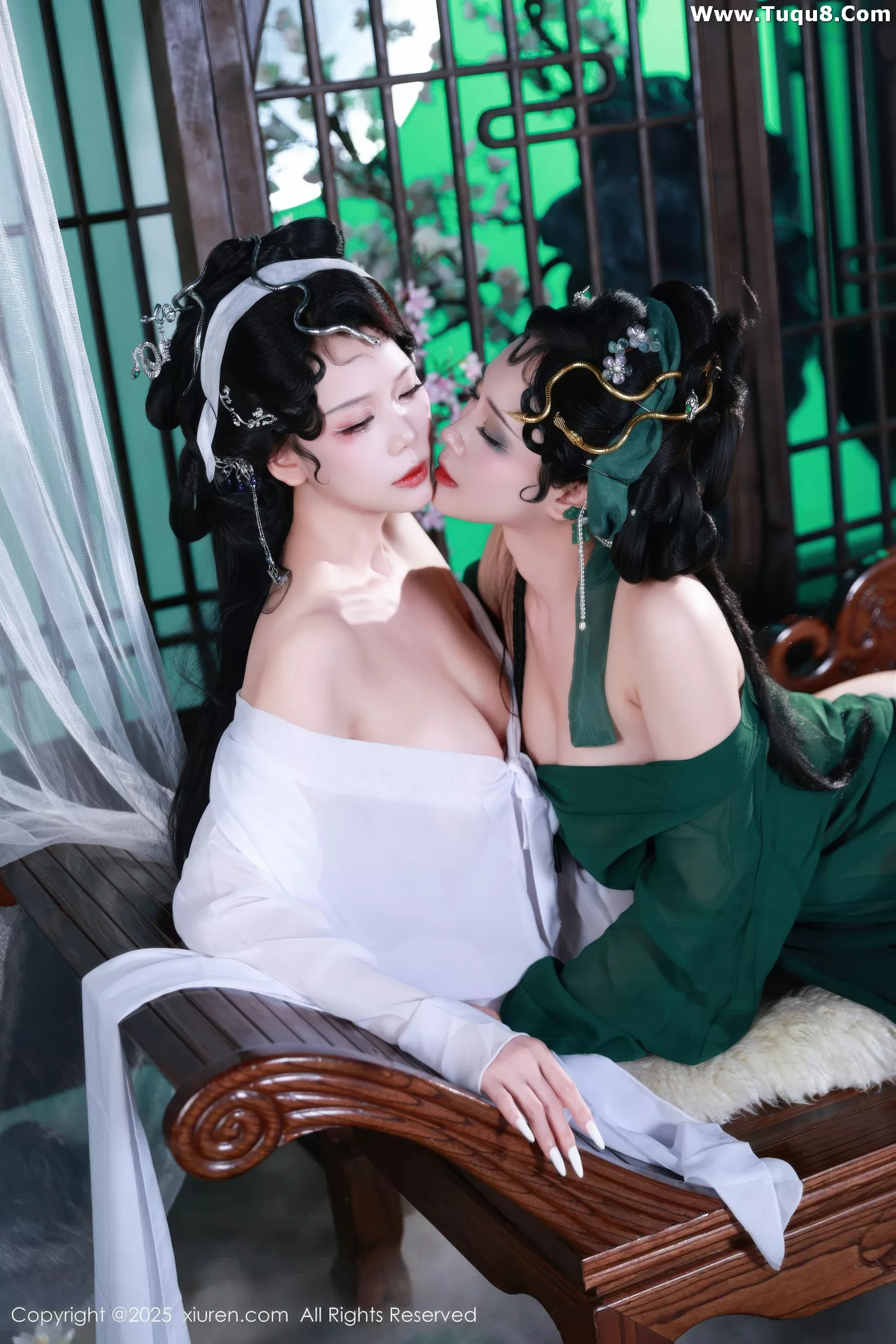 秀人集.com_[XiuRen秀人网]No.10561_模特南乔古风场景青蛇装扮性感低胸服饰秀完美身材诱惑写真88P