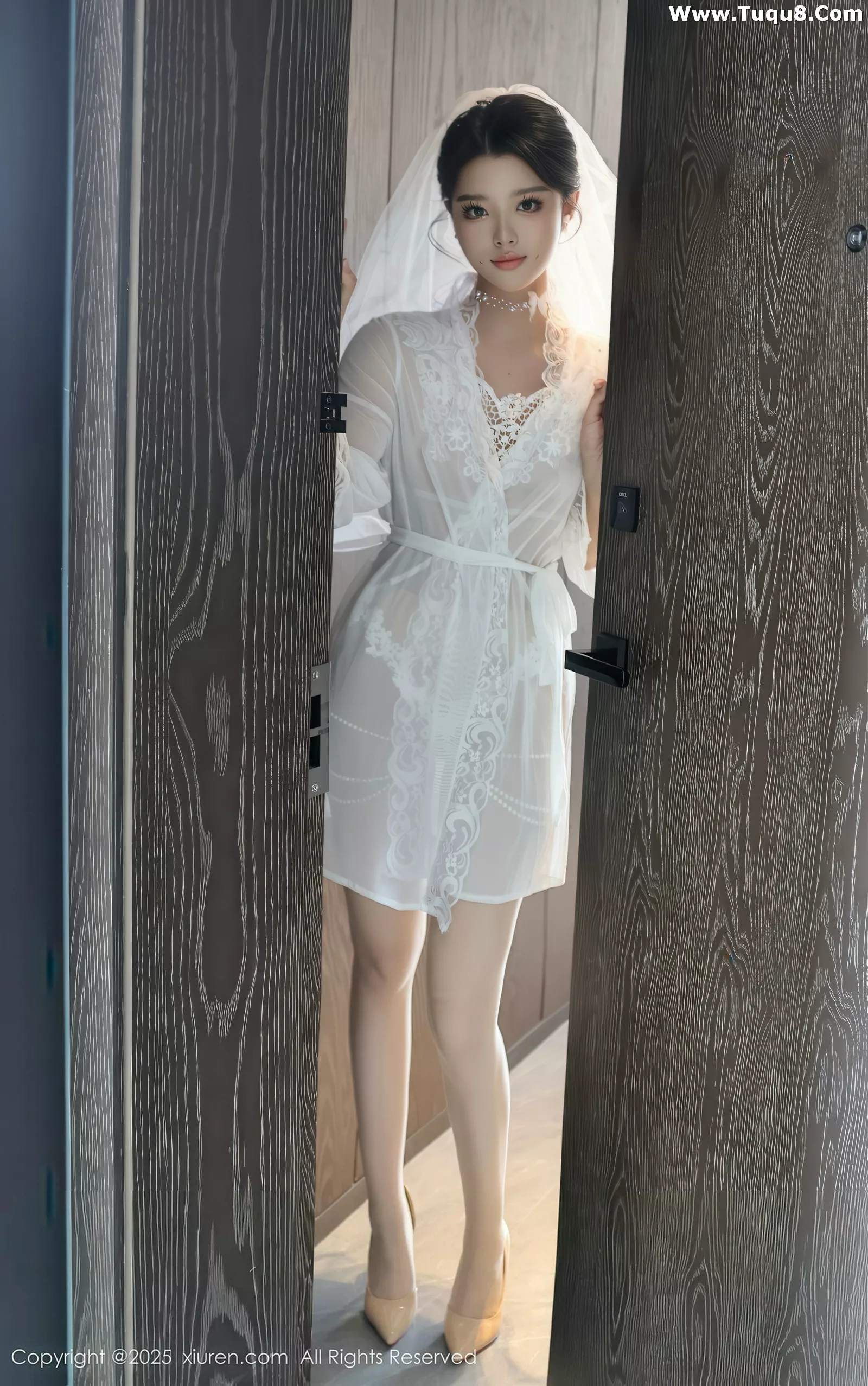 秀人集.com_[XiuRen秀人网]No.10559_新人模特糯梨子性感白色情趣婚纱配白色丝袜秀曼妙身姿诱惑写真70P