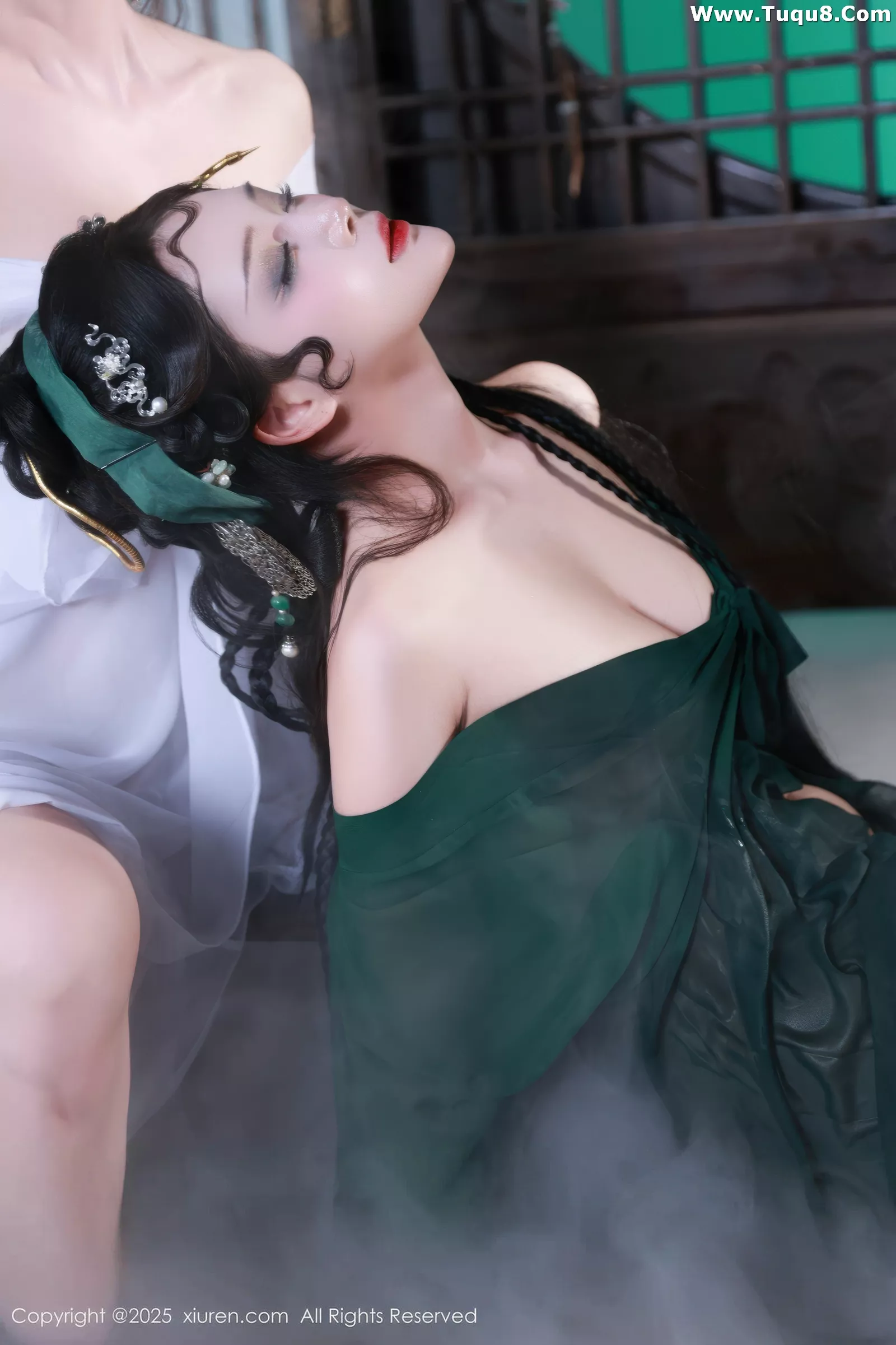 秀人集.com_[XiuRen秀人网]No.10561_模特南乔古风场景青蛇装扮性感低胸服饰秀完美身材诱惑写真88P