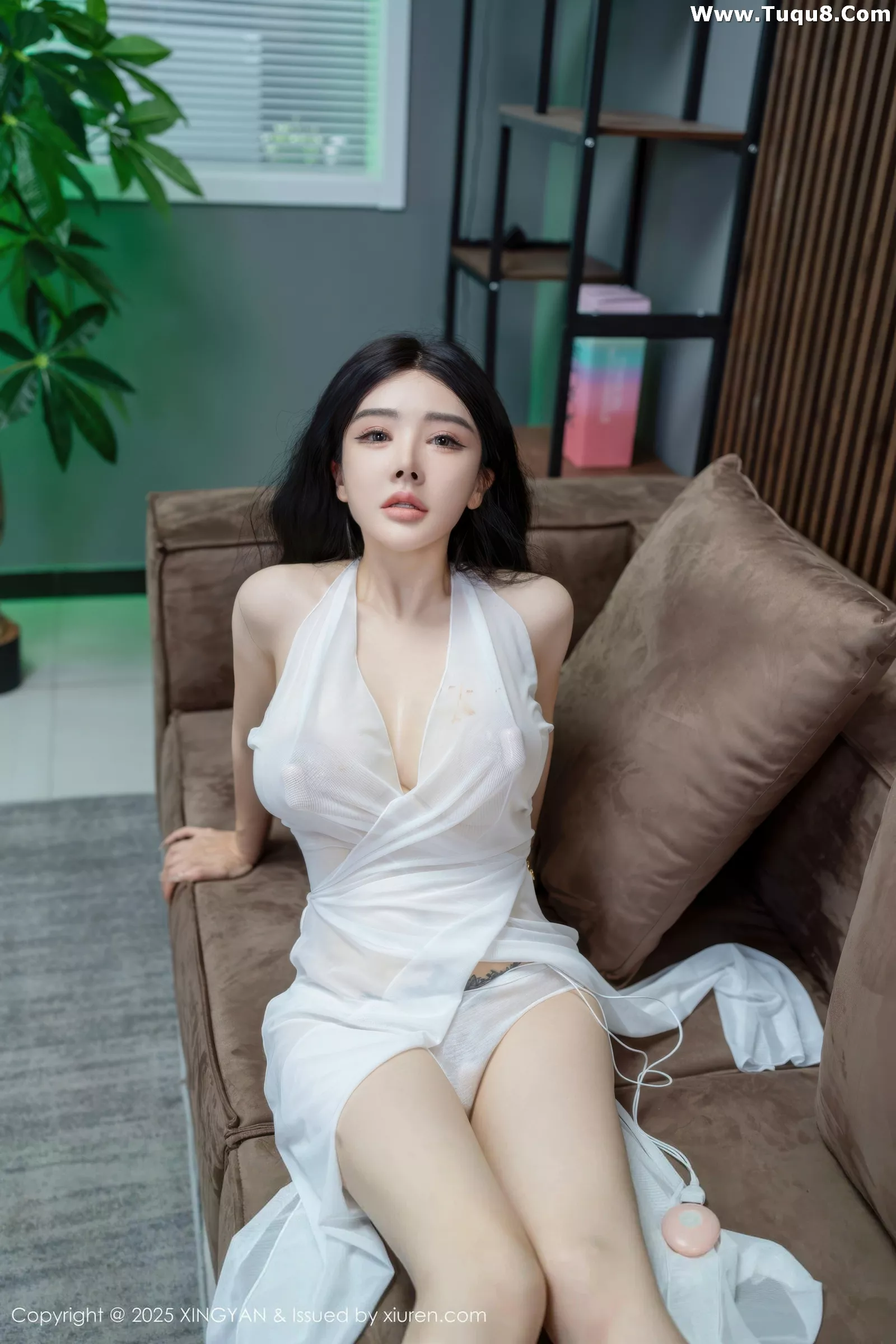 秀人集.com_[XINGYAN星颜社]VOL.372_模特潘思沁私房性感白色连衣短裙半脱秀巨乳肥臀撩人诱惑写真73P