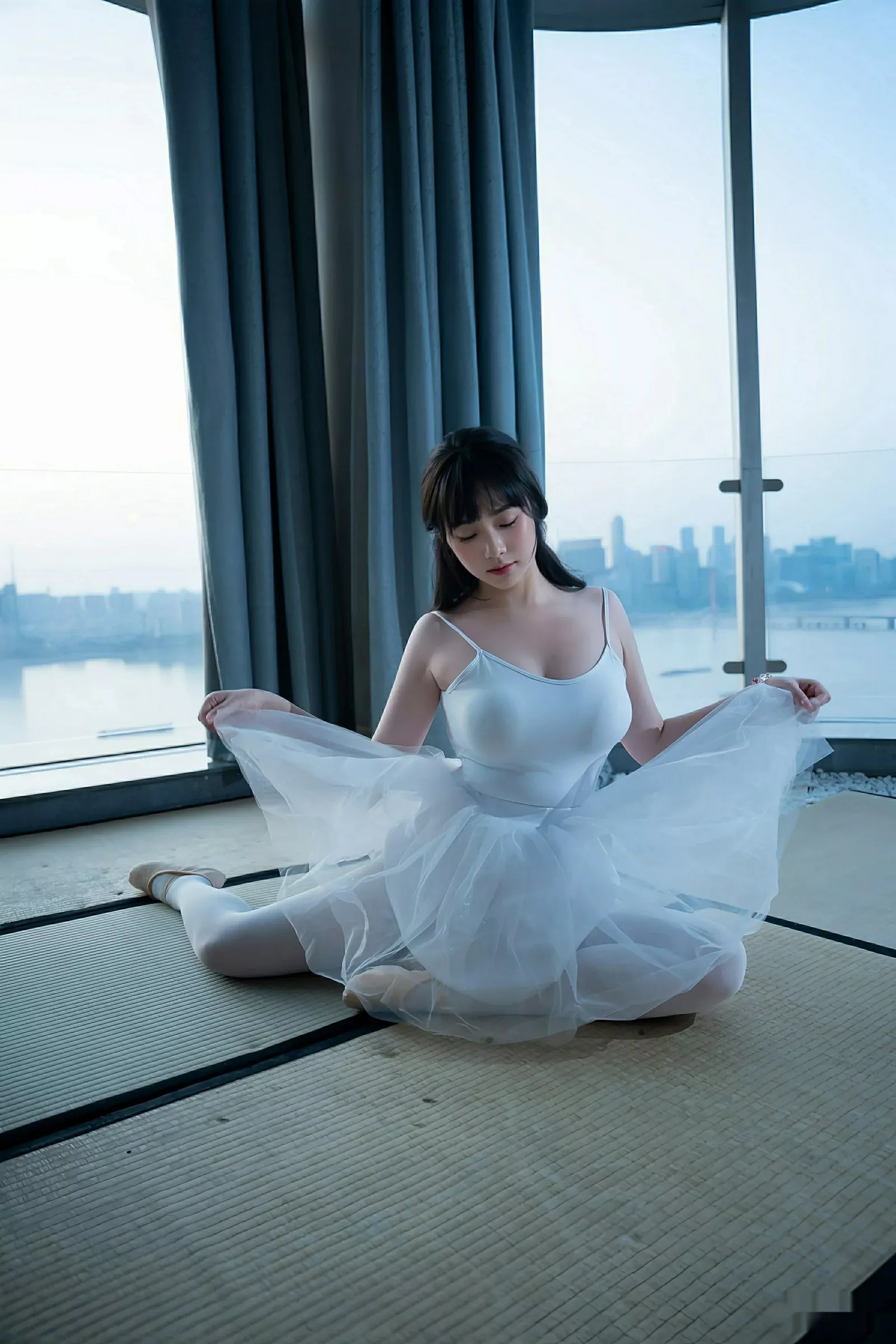 秀人集.com_[XiuRen秀人网]No.10575_模特软情性感白色芭蕾短裙配白色丝袜秀曼妙身姿完美诱惑写真78P