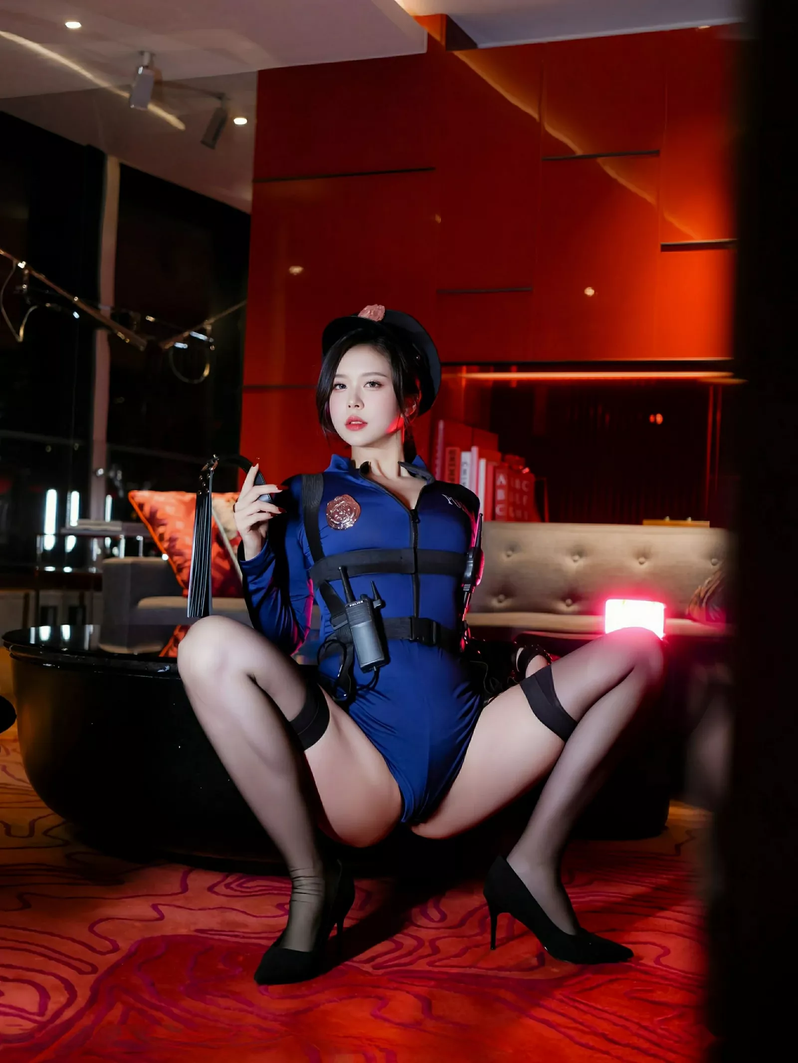 秀人集.com_[XiuRen秀人网]No.10569_模特玫瑰我爱你性感蓝色cos制服配黑丝吊袜秀凹凸身材诱惑写真80P