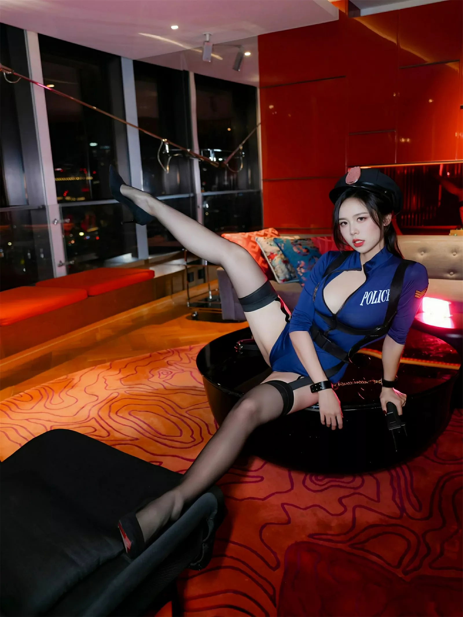 秀人集.com_[XiuRen秀人网]No.10569_模特玫瑰我爱你性感蓝色cos制服配黑丝吊袜秀凹凸身材诱惑写真80P