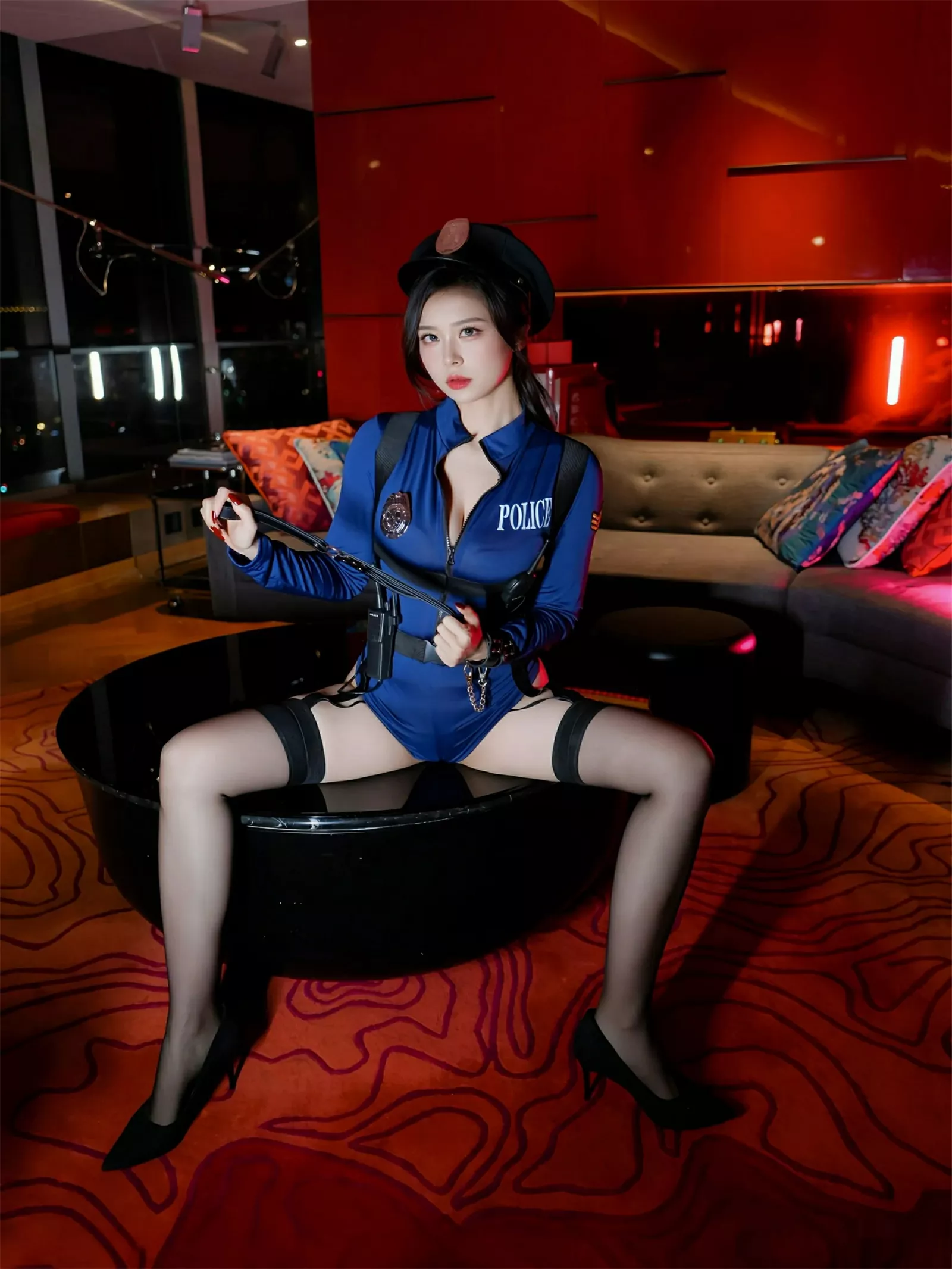 秀人集.com_[XiuRen秀人网]No.10569_模特玫瑰我爱你性感蓝色cos制服配黑丝吊袜秀凹凸身材诱惑写真80P