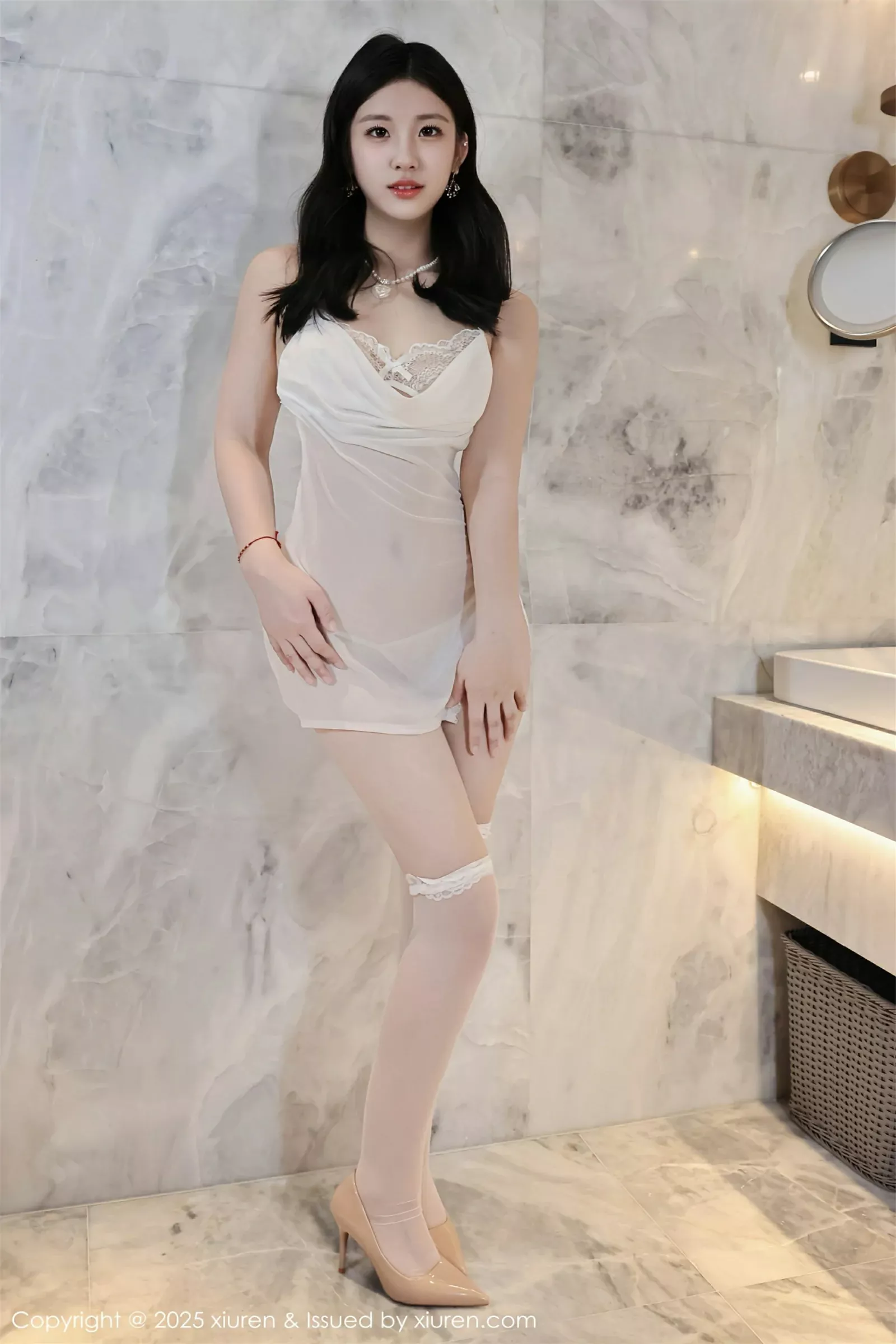 秀人集.com_[XiuRen秀人网]No.10609_模特小芭乐性感白色吊带睡裙配白色丝袜秀曼妙身材诱惑写真79P