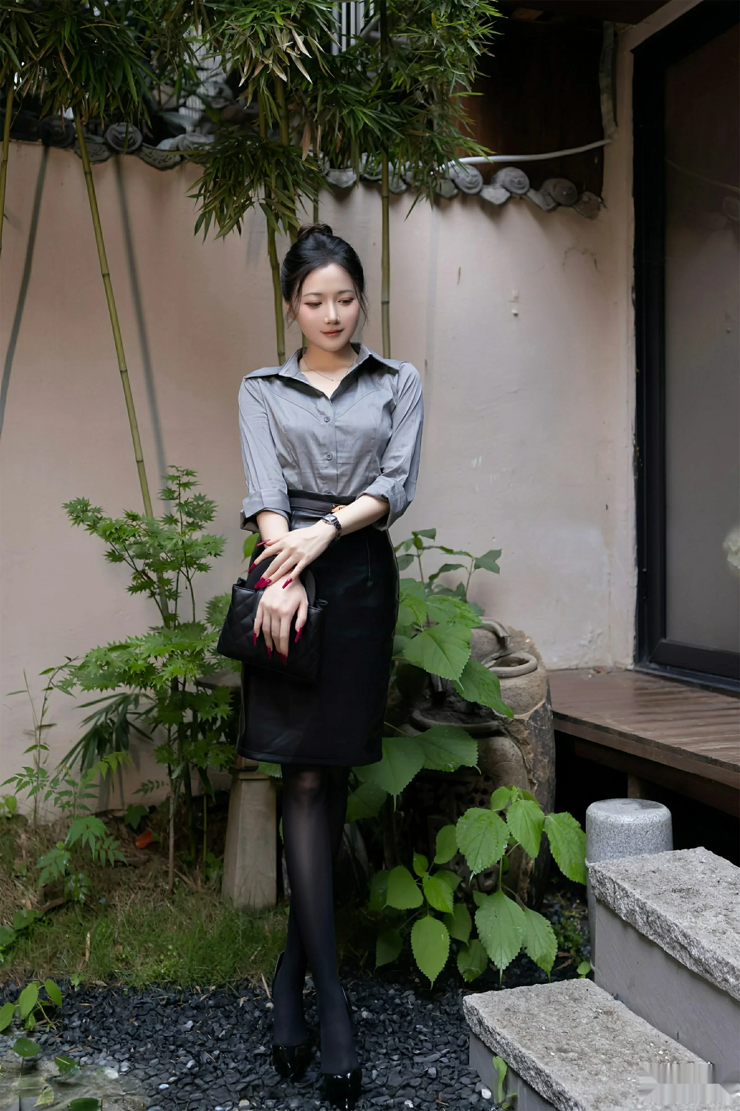 秀人集.com_[XiuRen秀人网]No.10635_模特鱼子酱Fish性感灰色衬衫露黑色内衣秀曼妙身姿完美诱惑写真79P