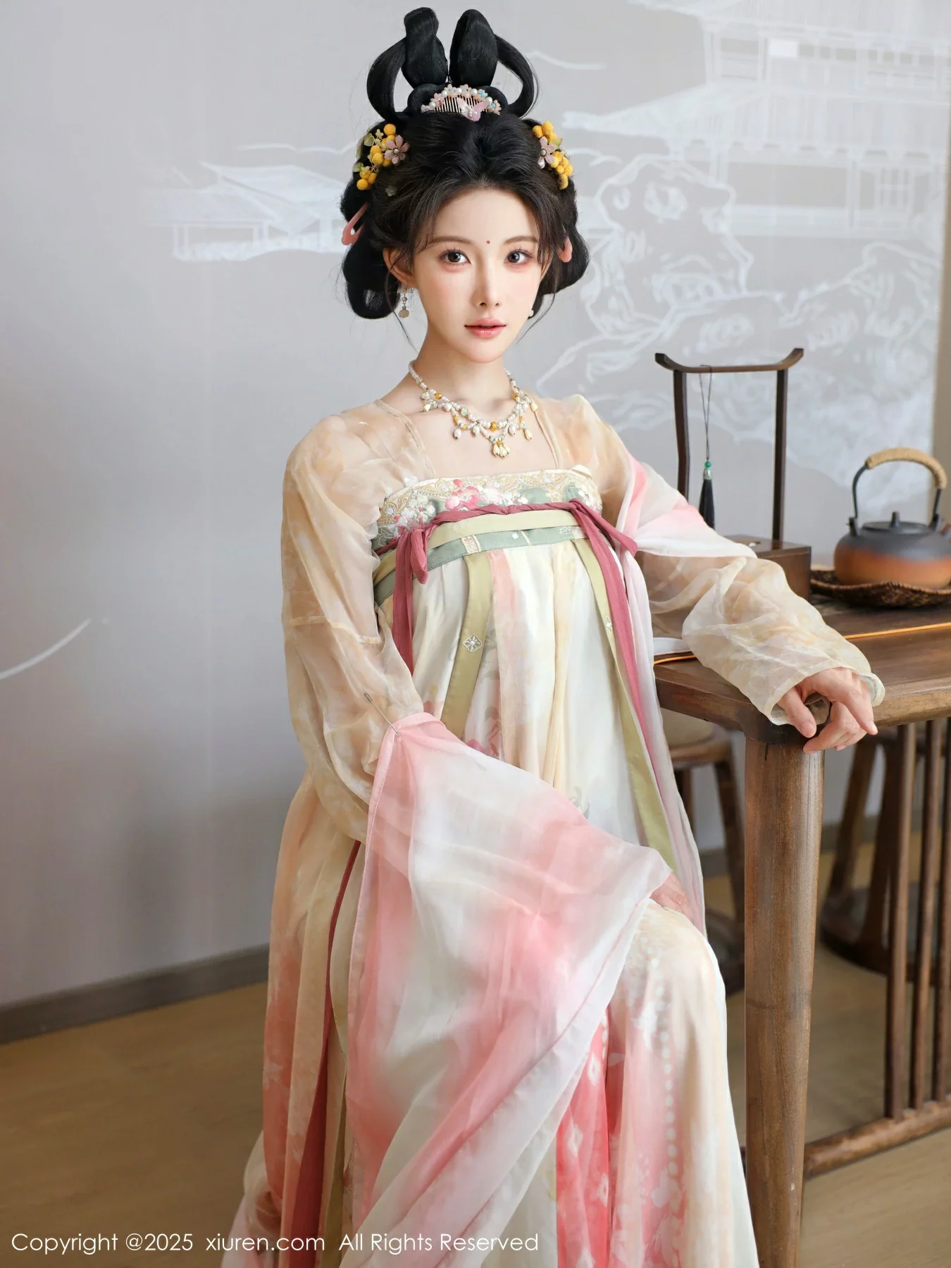 秀人集.com_[XiuRen秀人网]No.10645_模特梨霜儿古典主题性感浅色古装服饰秀丰腴身材迷人美腿写真82P