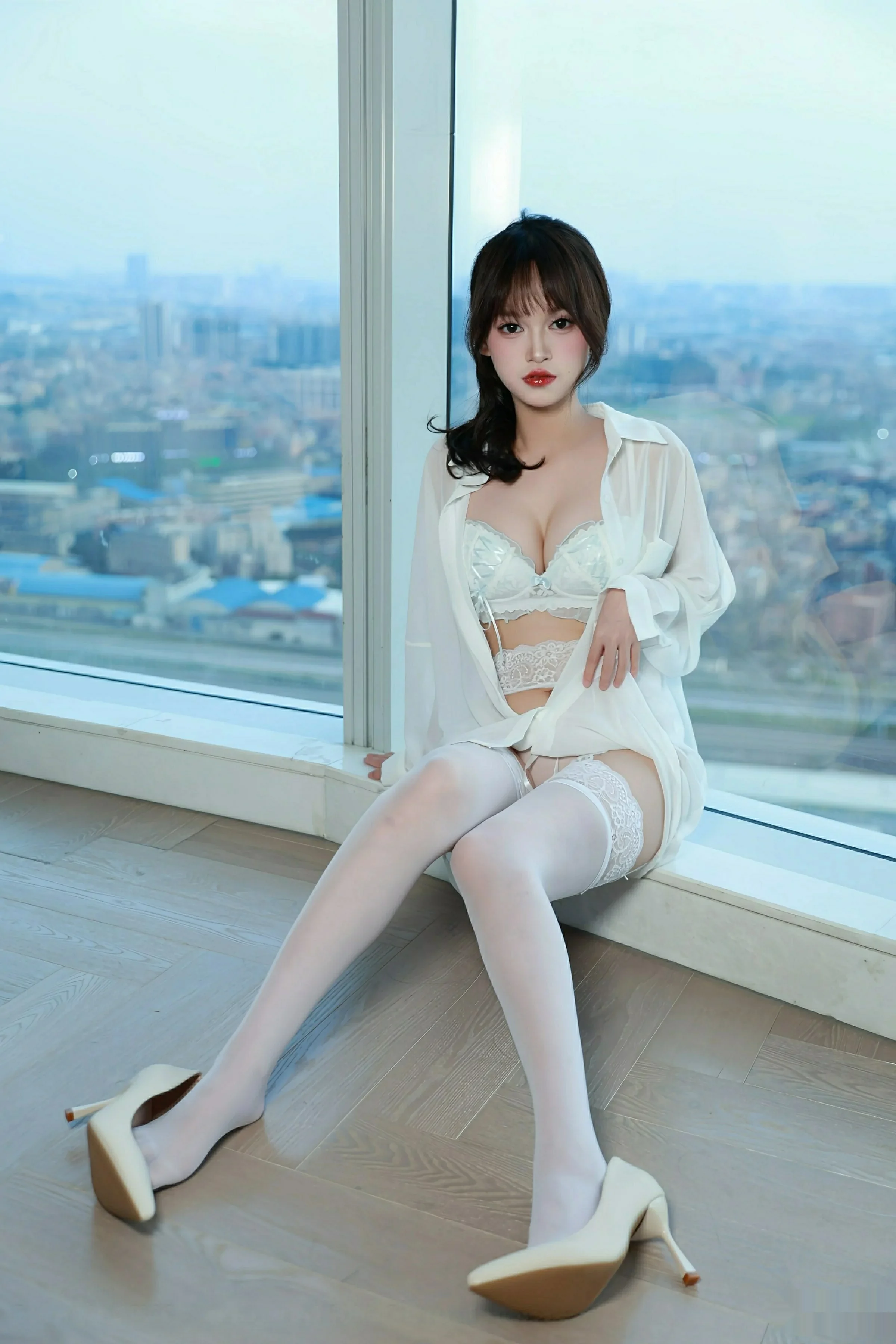 秀人集.com_[XiuRen秀人网]No.10642_模特糯咪性感白色衬衫露白色内衣配白丝吊袜秀完美身材诱惑写真80P