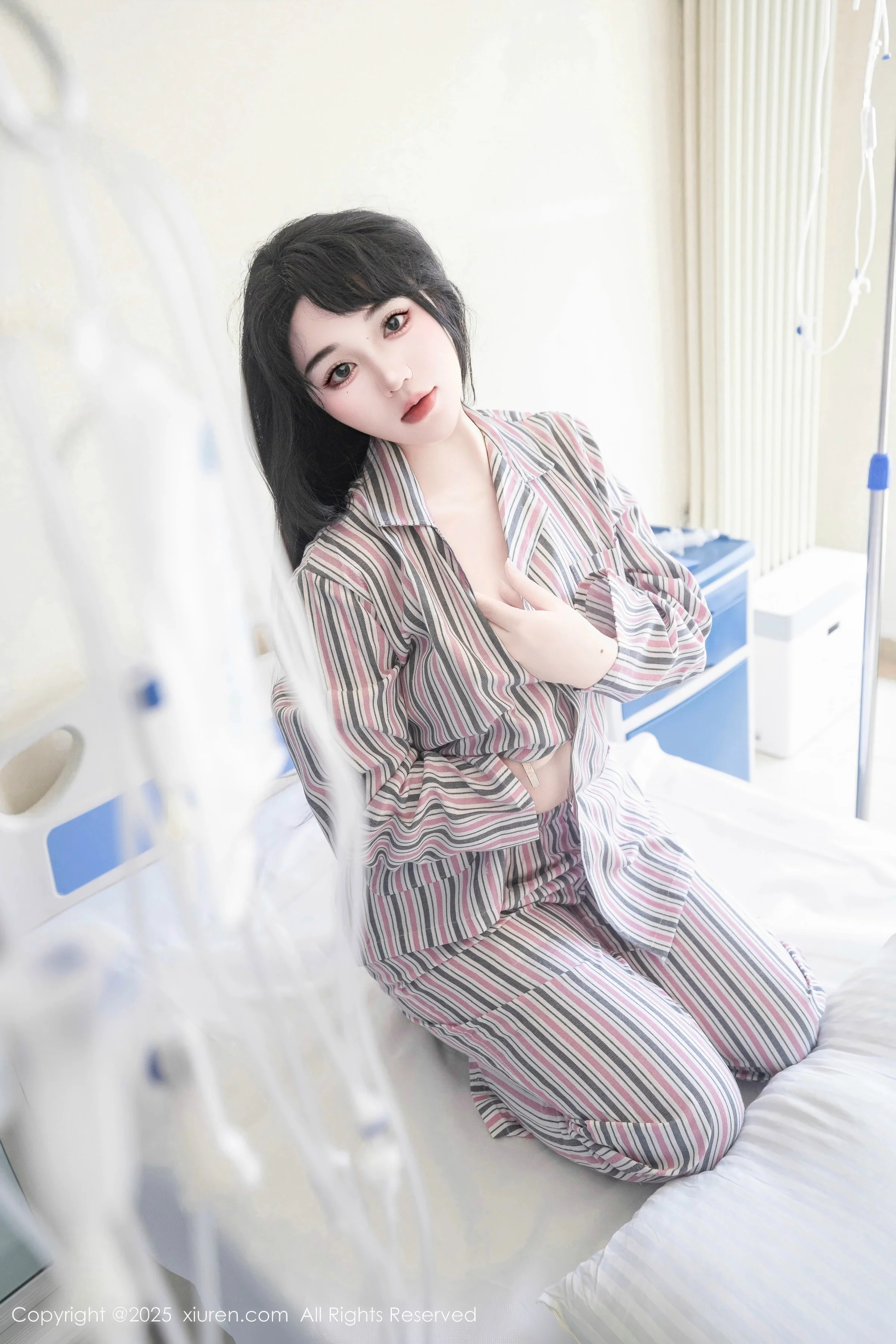 秀人集.com_[XiuRen秀人网]No.10648_模特汐汐爱吃草莓医院主题性感衬衫配黑丝吊袜秀完美身材诱惑写真80P