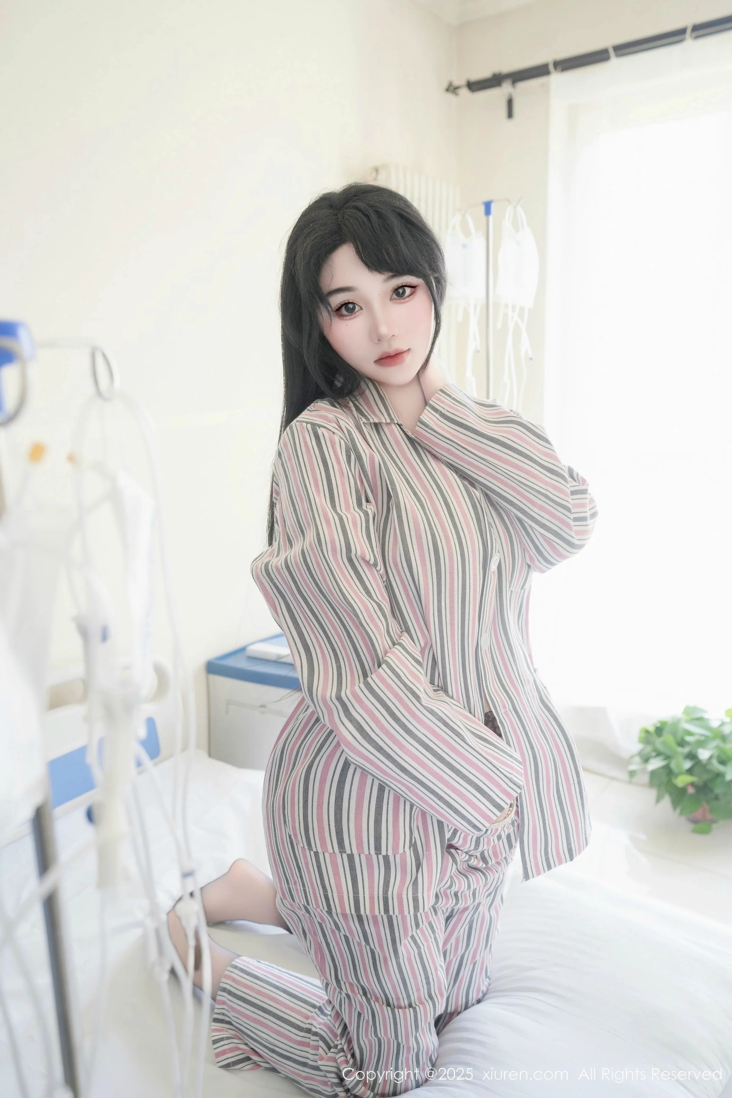 秀人集.com_[XiuRen秀人网]No.10648_模特汐汐爱吃草莓医院主题性感衬衫配黑丝吊袜秀完美身材诱惑写真80P