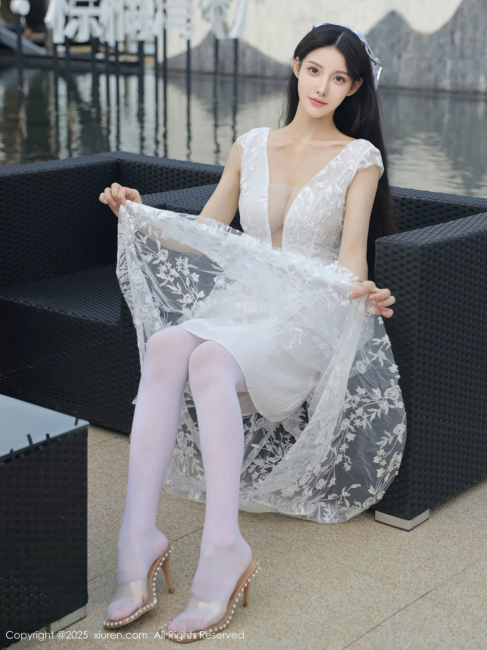 秀人集.com_[XiuRen秀人网]No.10661_模特梨霜儿性感低胸白色婚纱配白色丝袜秀丰腴身材完美诱惑写真82P