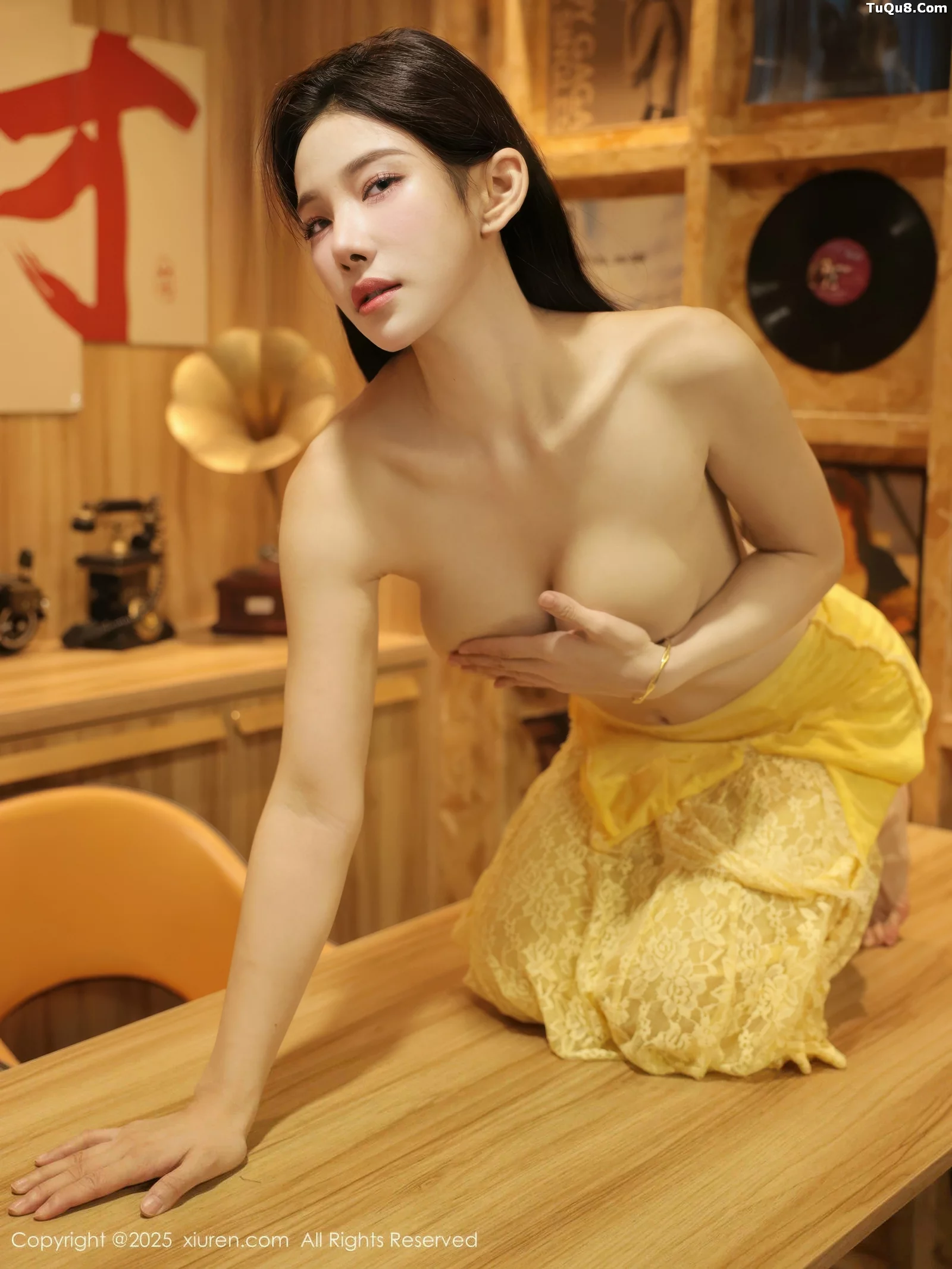 秀人集.com_[XiuRen秀人网]No.10715_模特梨霜儿性感黄色蕾丝连衣长裙半脱秀高挑丰腴身材诱惑写真78P