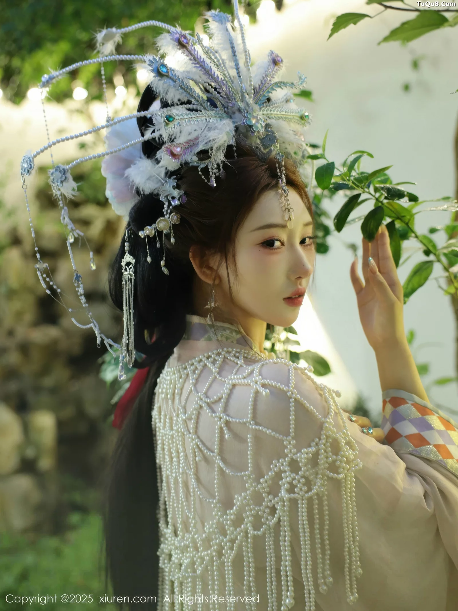 秀人集.com_[XiuRen秀人网]No.10736_模特金允希Yuki性感浅色古装薄纱服饰秀丰腴身材迷人诱惑写真80P