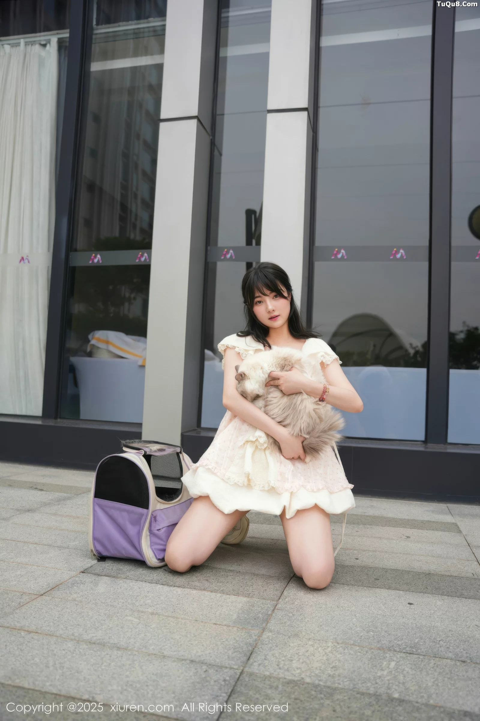 秀人集.com_[XiuRen秀人网]No.10734_模特软情性感浅色连衣短裙配白色腿袜秀翘臀模特撩人诱惑写真75P