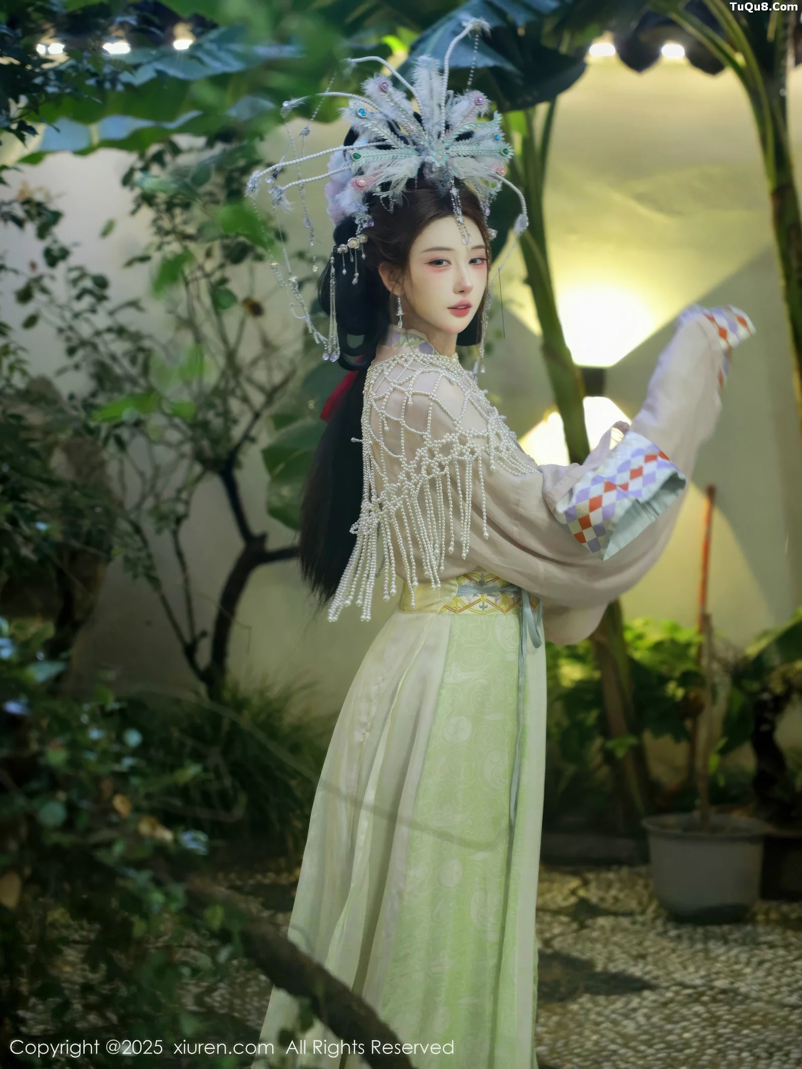 秀人集.com_[XiuRen秀人网]No.10736_模特金允希Yuki性感浅色古装薄纱服饰秀丰腴身材迷人诱惑写真80P