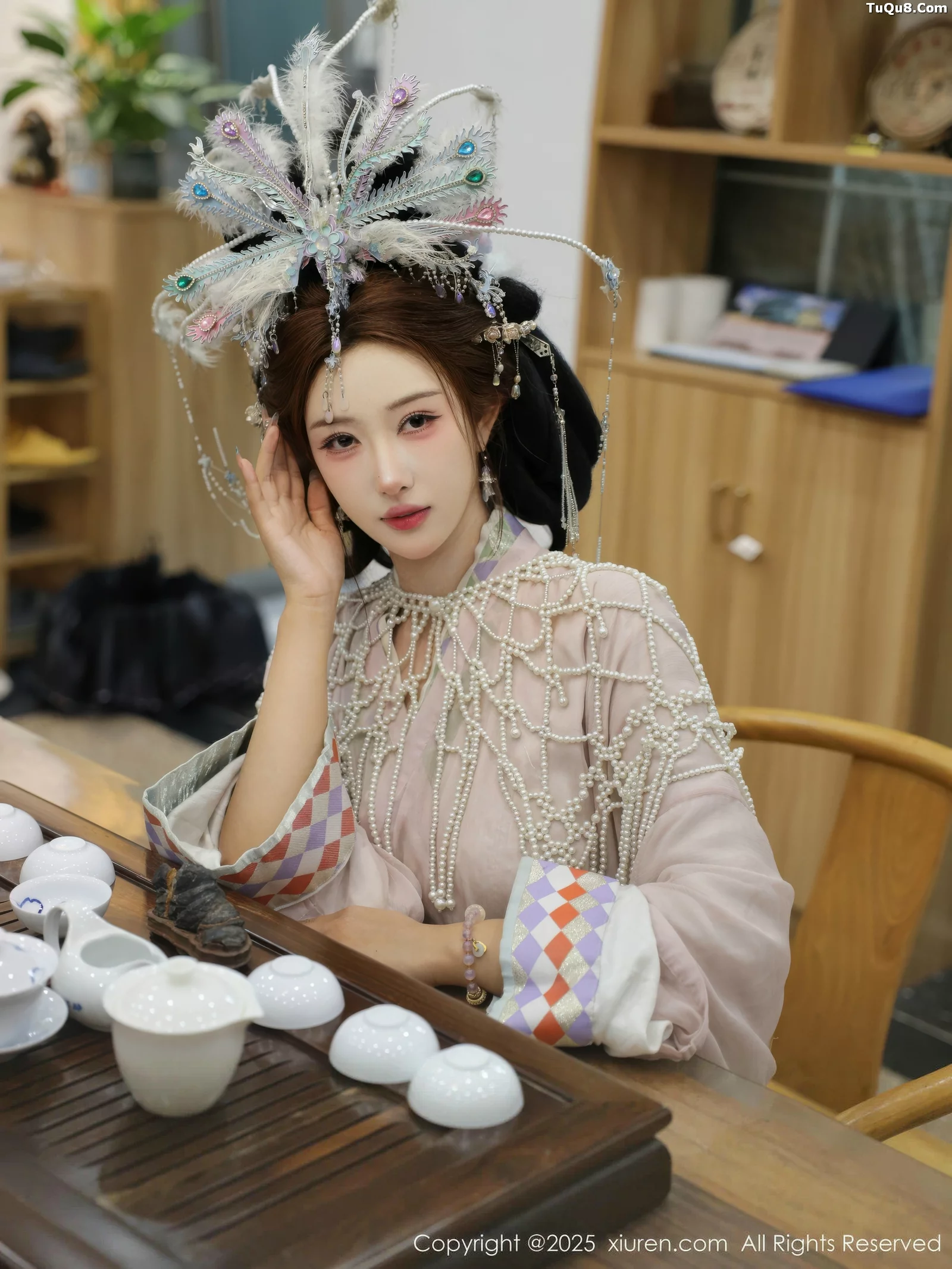 秀人集.com_[XiuRen秀人网]No.10736_模特金允希Yuki性感浅色古装薄纱服饰秀丰腴身材迷人诱惑写真80P