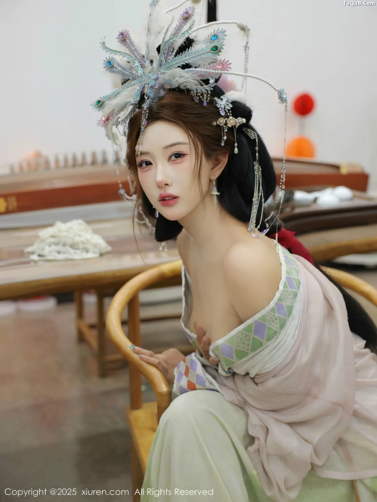 秀人集.com_[XiuRen秀人网]No.10736_模特金允希Yuki性感浅色古装薄纱服饰秀丰腴身材迷人诱惑写真80P