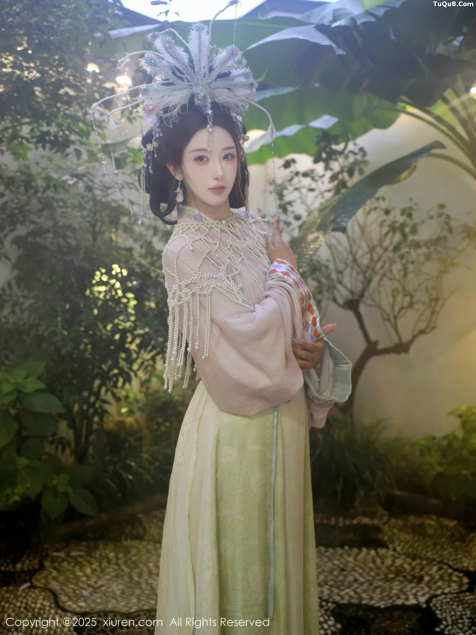 秀人集.com_[XiuRen秀人网]No.10736_模特金允希Yuki性感浅色古装薄纱服饰秀丰腴身材迷人诱惑写真80P