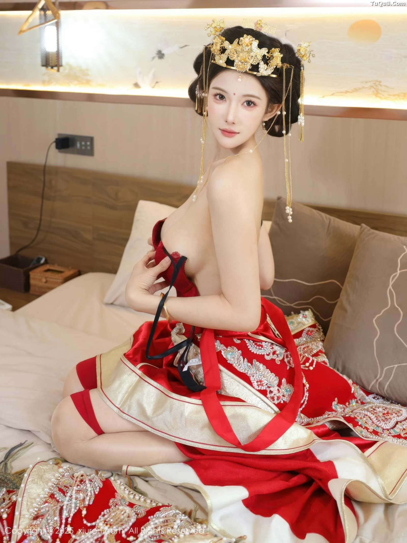 秀人集.com_[XiuRen秀人网]No.10742_模特梨霜儿性感红色新娘服饰配肉色丝袜秀丰腴身材迷人诱惑写真84P