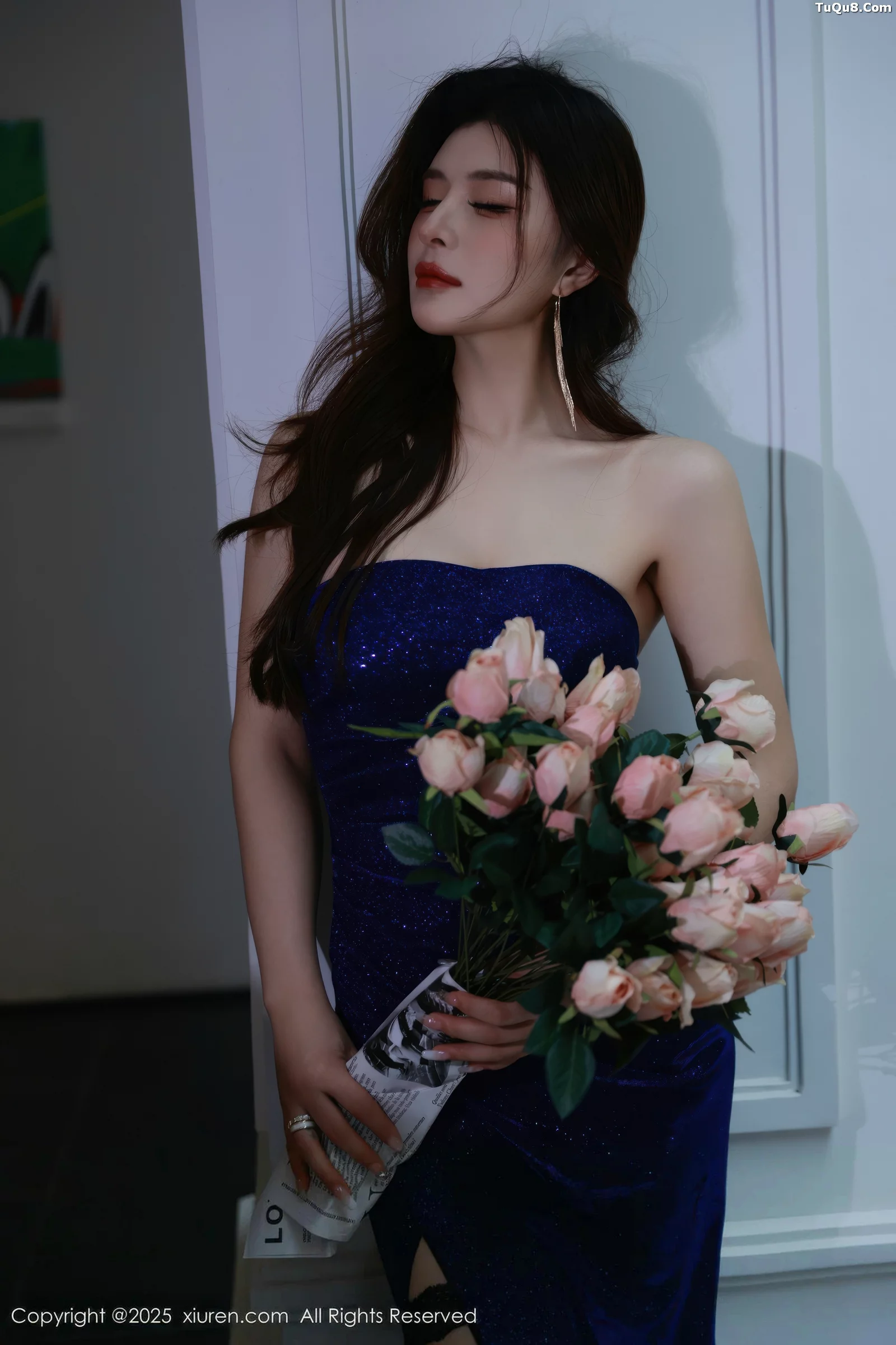 秀人集.com_[XiuRen秀人网]No.10740_模特阿依莎性感蓝色连衣裙露蓝色内衣配黑丝袜秀曼妙身材诱惑写真71P