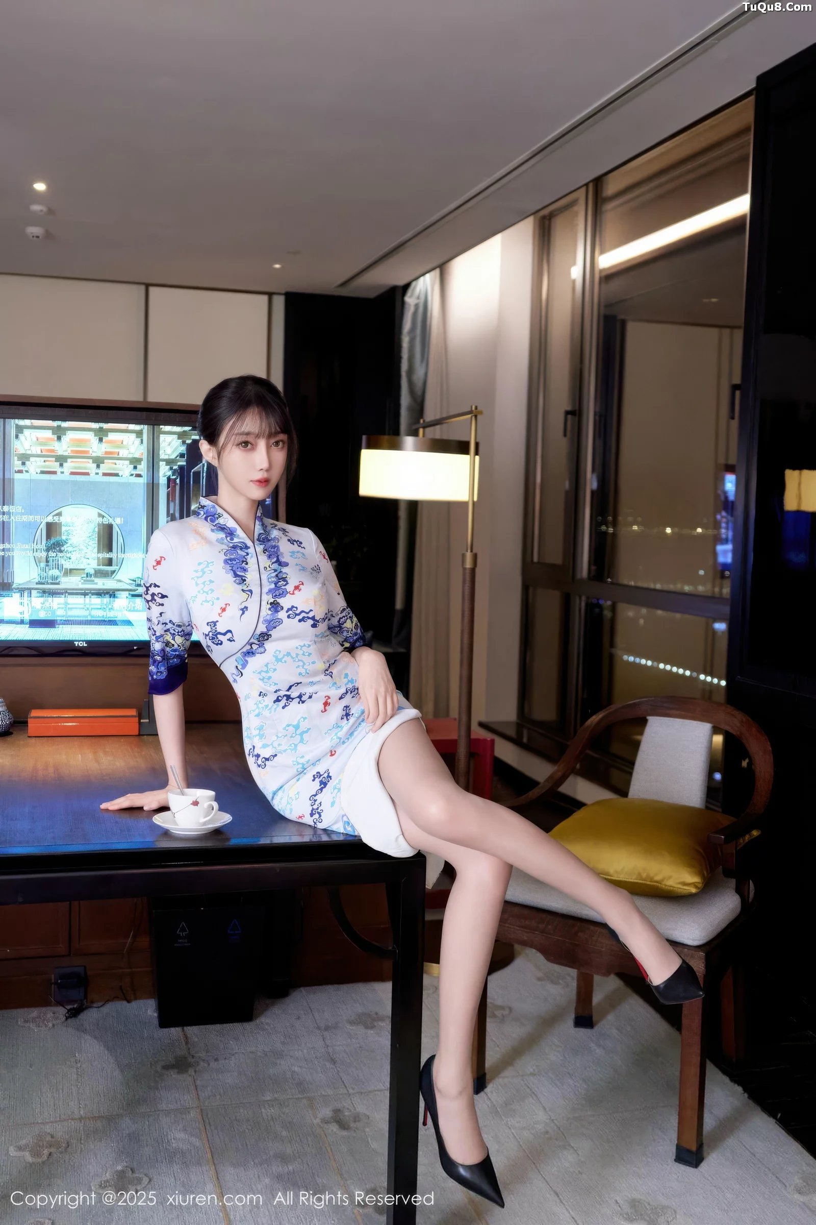 秀人集.com_[XiuRen秀人网]No.10741_模特玥儿玥er性感空姐制服旗袍配超薄肉色秀完美身材诱惑写真75P