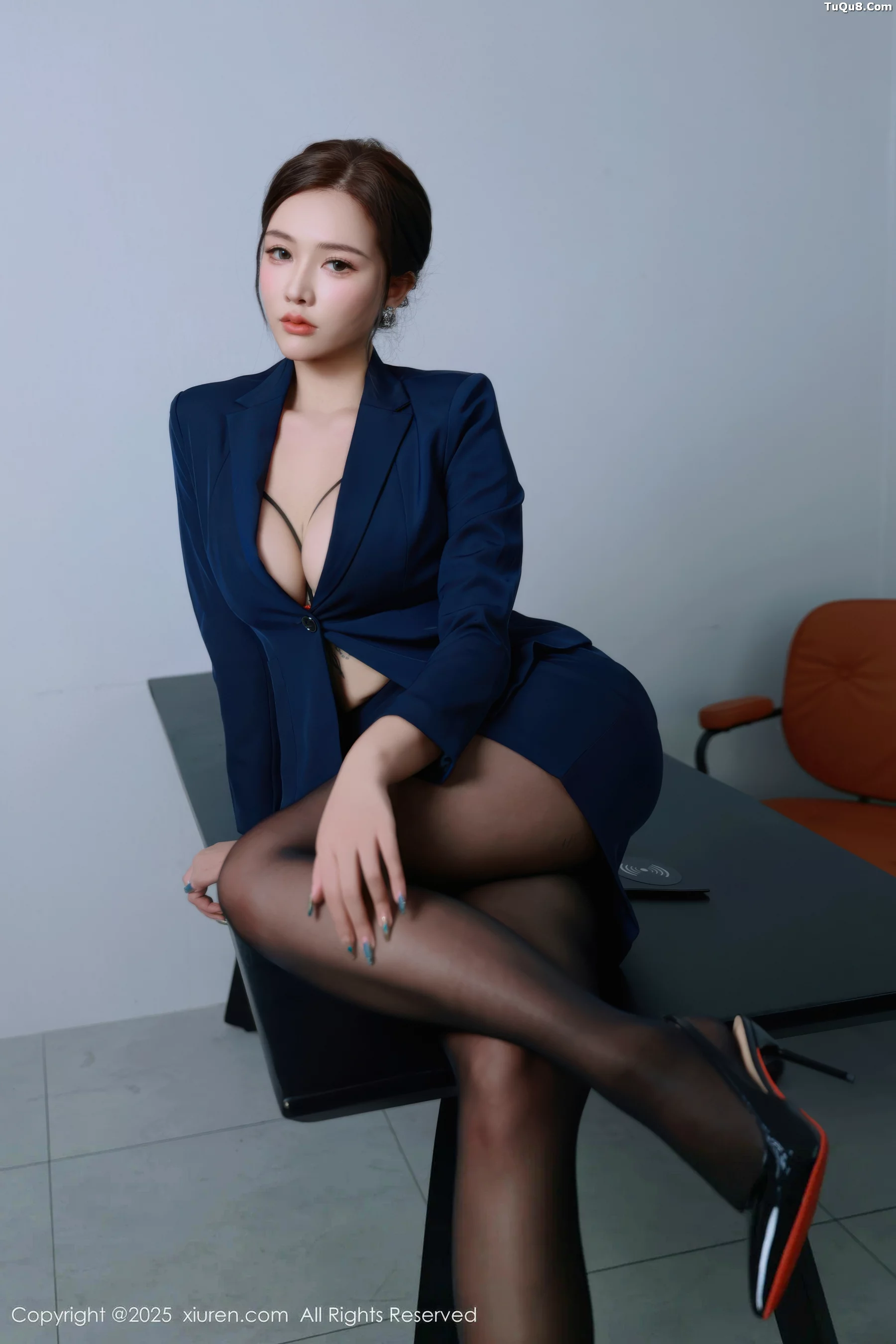 秀人集.com_[XiuRen秀人网]No.10751_模特娜比深色OL服饰露红色内衣配超薄黑丝秀凹凸身材诱惑写真75P