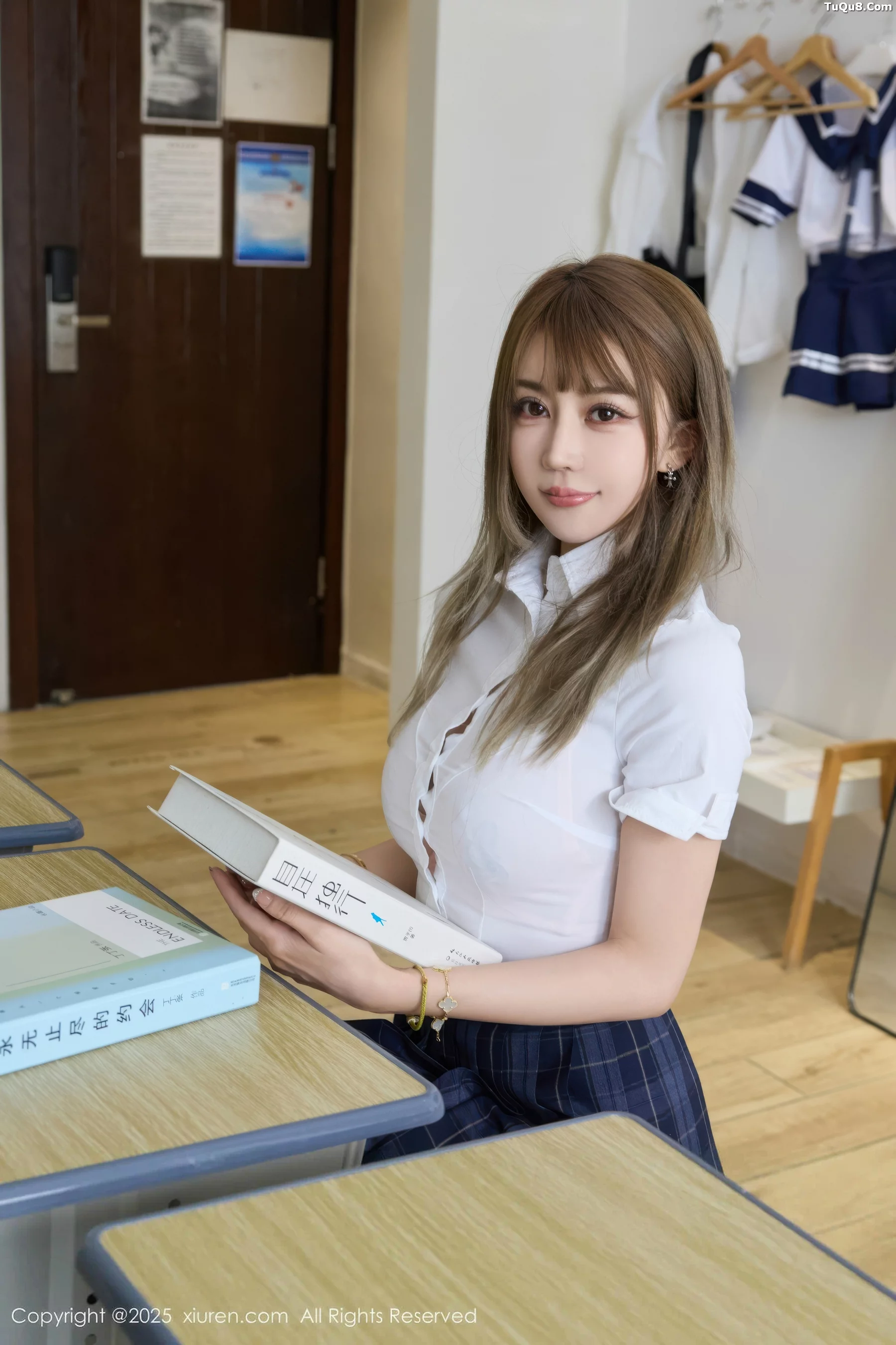 秀人集.com_[XiuRen秀人网]No.10750_模特Zoe柚柚教室场景性感JK服装配超薄肉丝秀凹凸身材诱惑写真70P