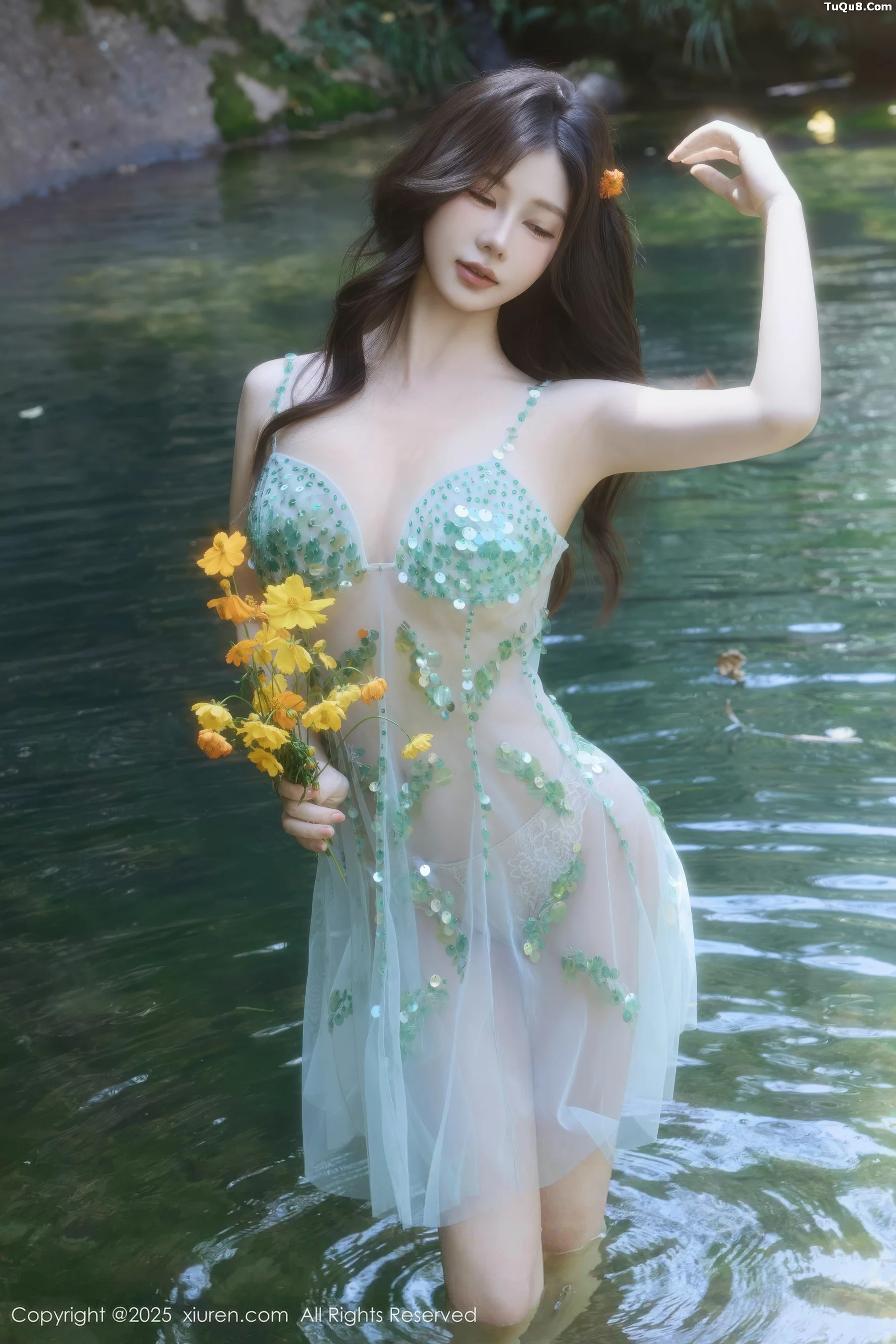 秀人集.com_[XiuRen秀人网]No.10756_模特尹甜甜户外小溪性感薄纱亮片裙湿身秀丰腴身材惹火诱惑写真60P