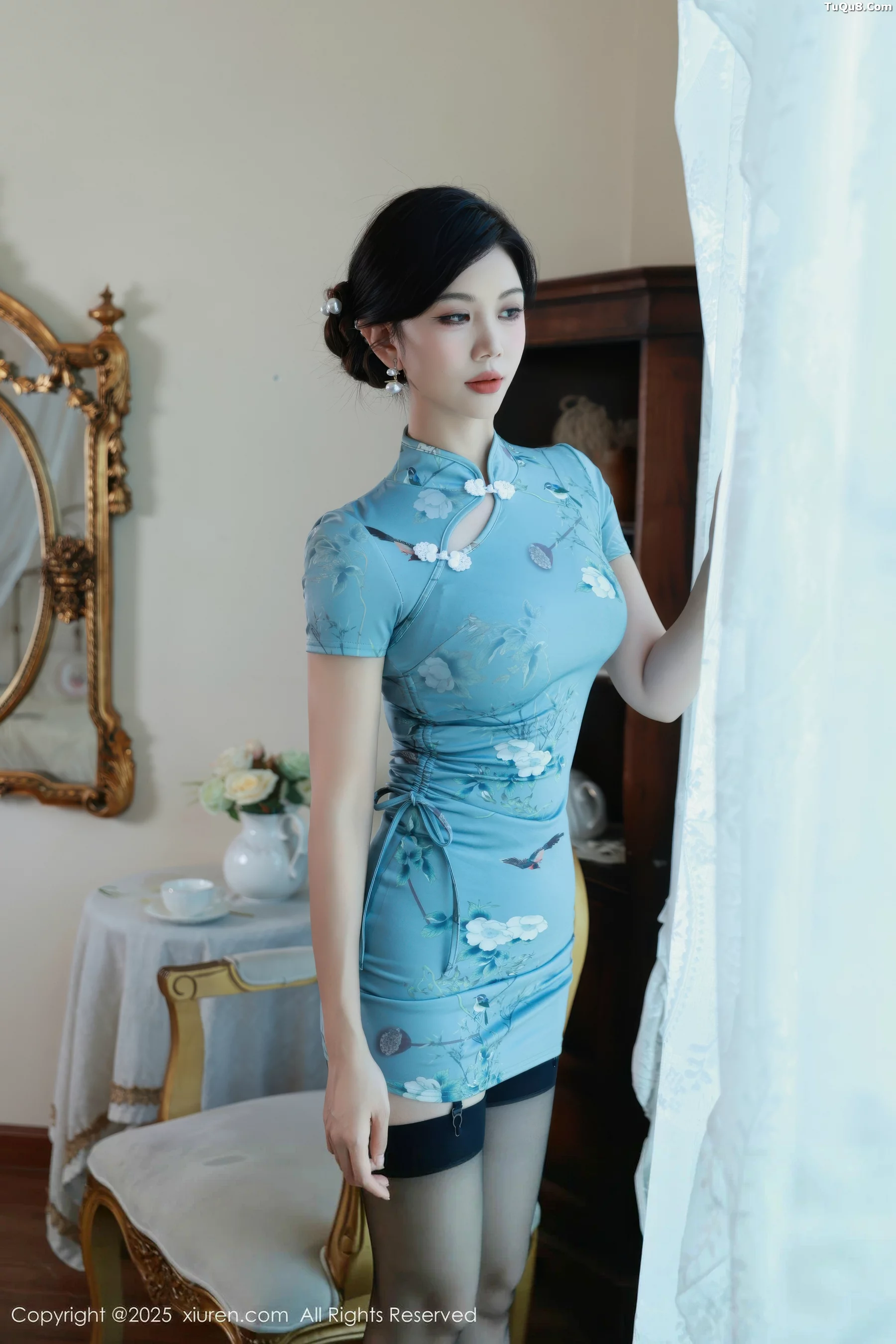 秀人集.com_[XiuRen秀人网]No.10753_模特玫瑰我爱你性感旗袍露黑色内衣配黑丝吊袜秀凹凸身材诱惑写真70P