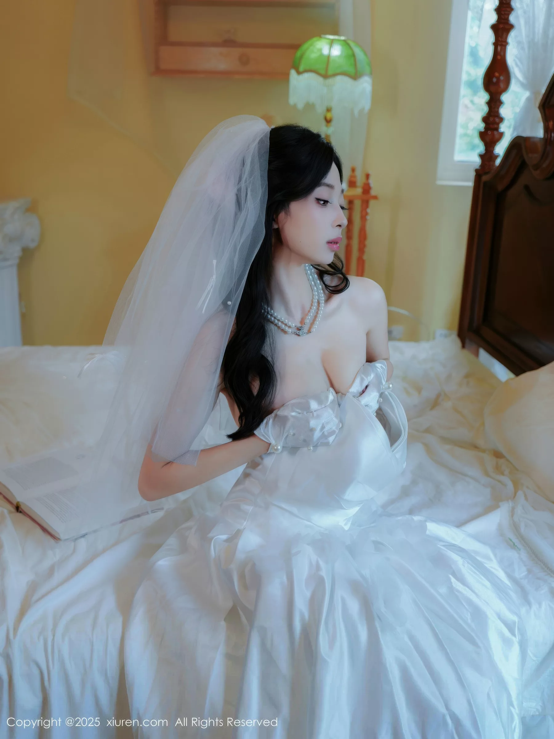 秀人集.com_[XiuRen秀人网]No.10769_新人模特朱朱molly性感白色婚纱配白色丝袜秀凹凸身材诱惑写真54P