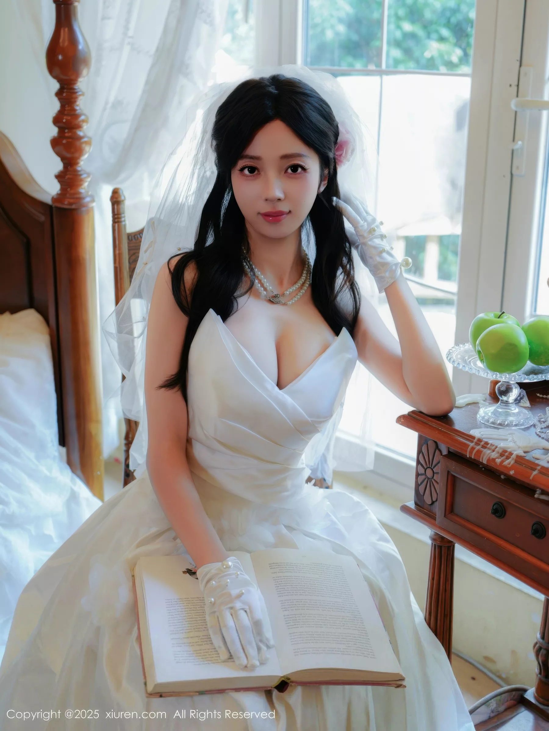 秀人集.com_[XiuRen秀人网]No.10769_新人模特朱朱molly性感白色婚纱配白色丝袜秀凹凸身材诱惑写真54P