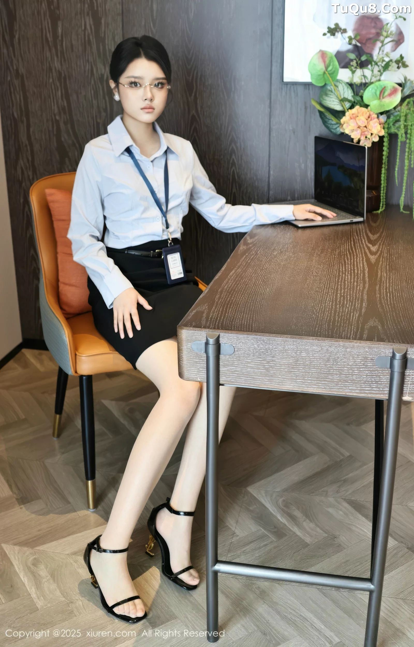 秀人集.com_[XiuRen秀人网]No.10674_模特糯梨子性感蓝色衬衫配黑短裙露超薄肉丝秀曼妙身姿诱惑写真60P