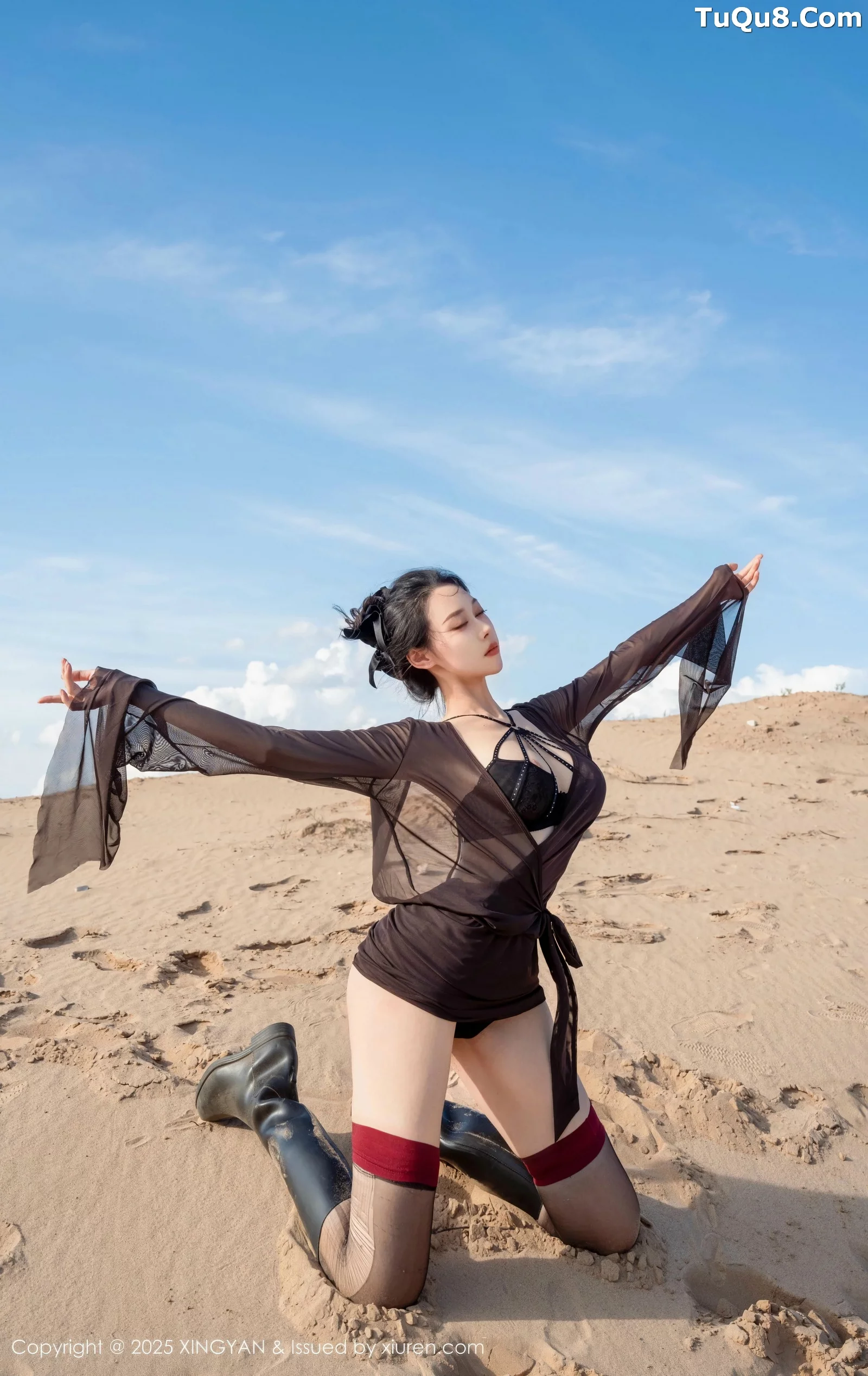 秀人集.com_[XINGYAN星颜社]VOL.387_模特清妙沙漠外拍性感黑色情趣内衣配破烂黑丝秀美腿诱惑写真78P
