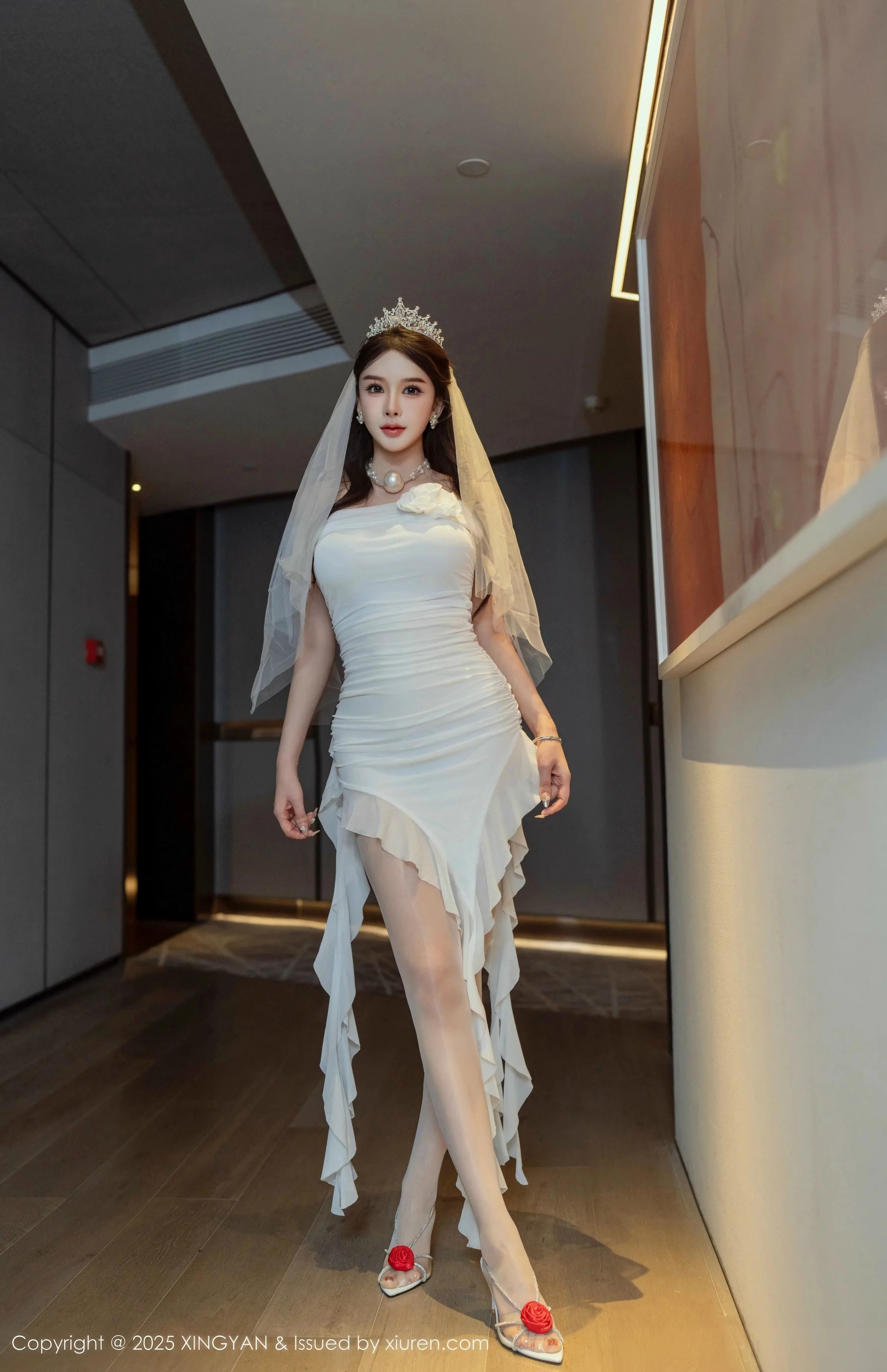 秀人集.com_[XINGYAN星颜社]VOL.388_女神李丽莎私房合集性感白色薄透婚纱服饰秀惹火身材诱惑写真61P