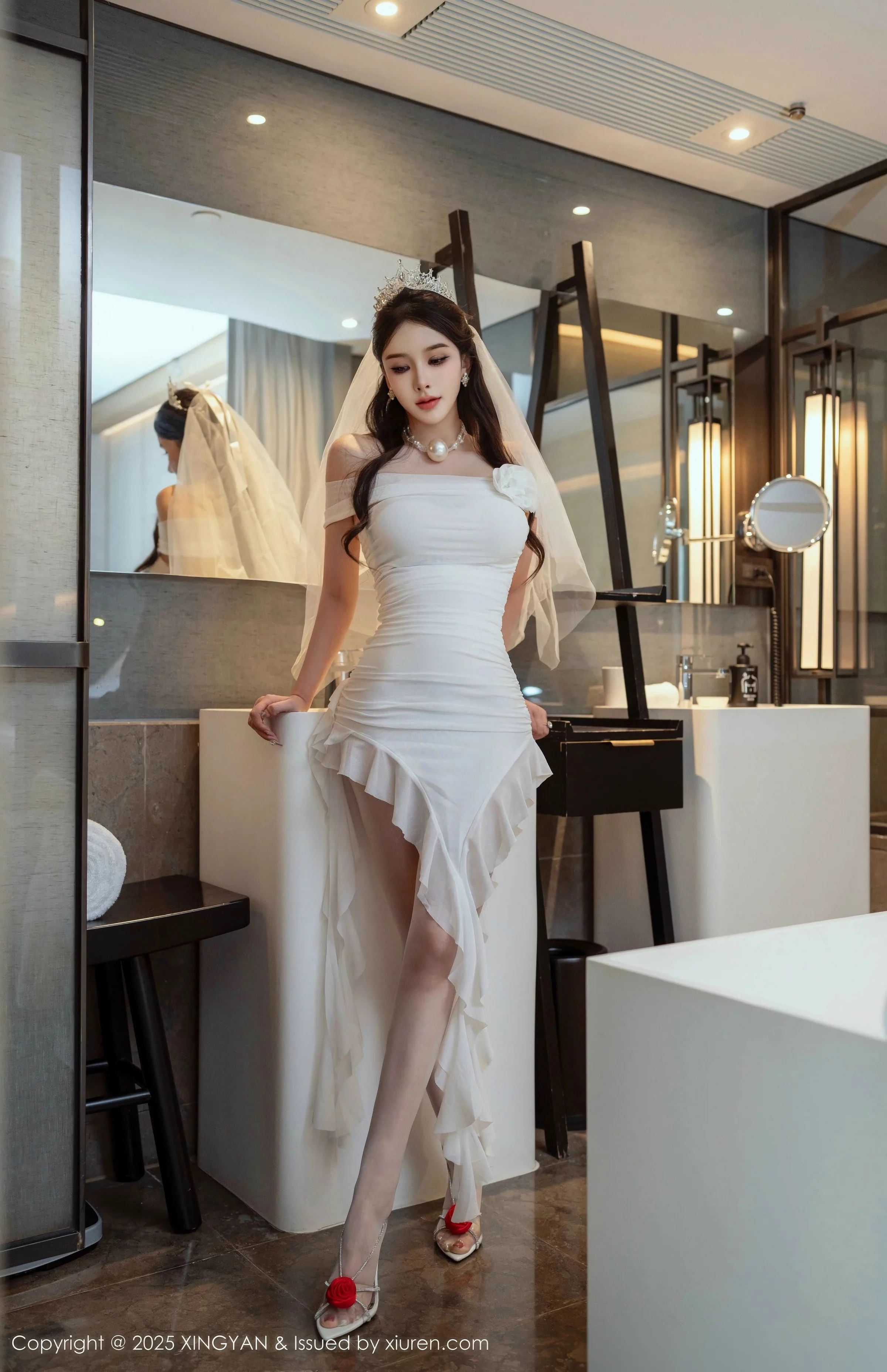 秀人集.com_[XINGYAN星颜社]VOL.388_女神李丽莎私房合集性感白色薄透婚纱服饰秀惹火身材诱惑写真61P