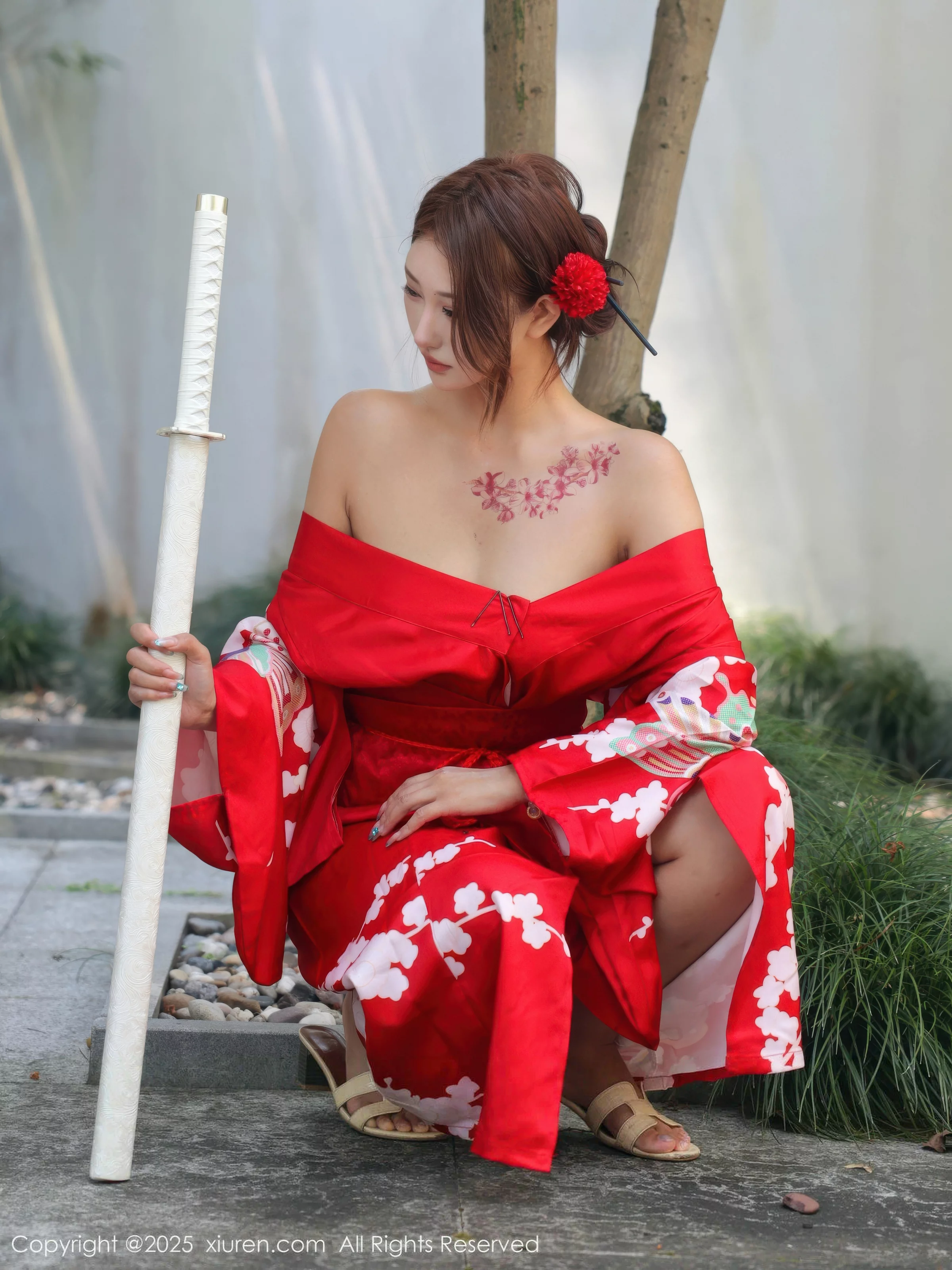 秀人集.com_[XiuRen秀人网]No.10683_模特金允希Yuki户外性感红色和服半脱秀完美身材惹火诱惑写真80P