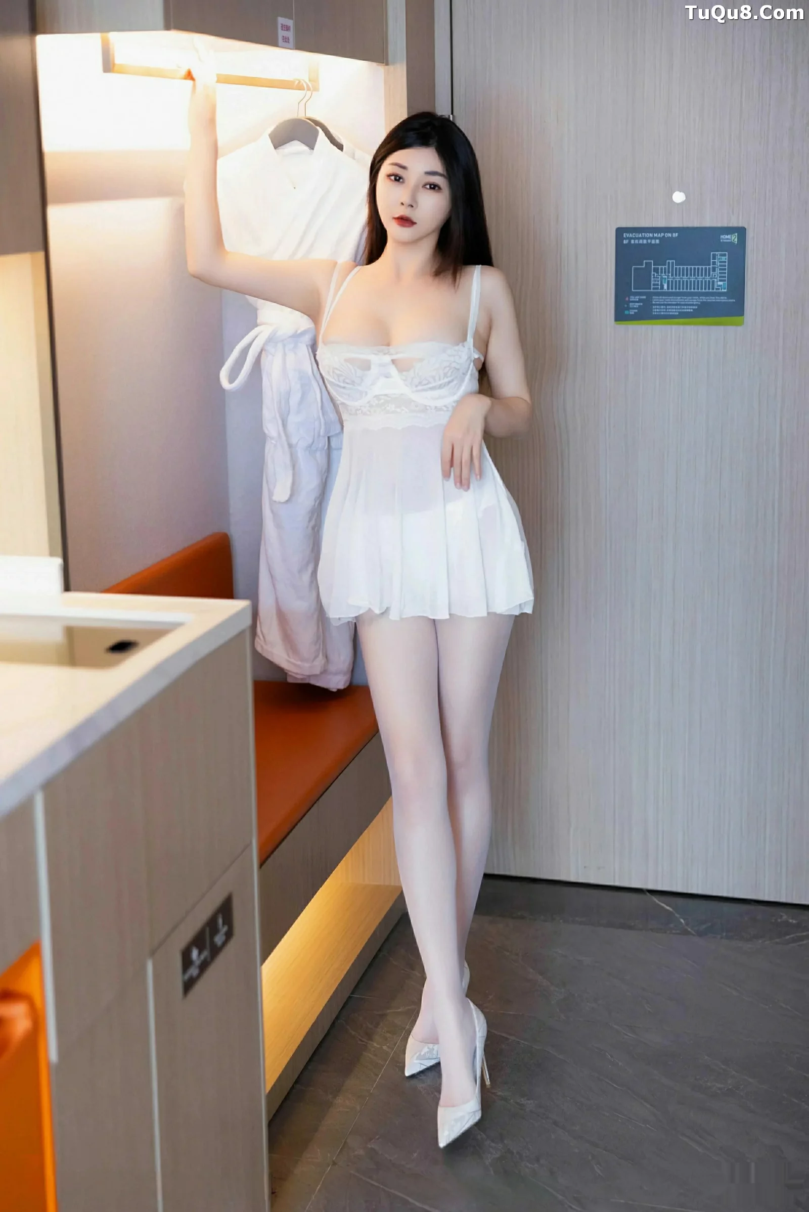 秀人集.com_[HuaYang花漾]Vol.644_模特凯竹Quinn蓝色情趣内衣+白色吊带睡衣秀丰腴身材诱惑写真60P