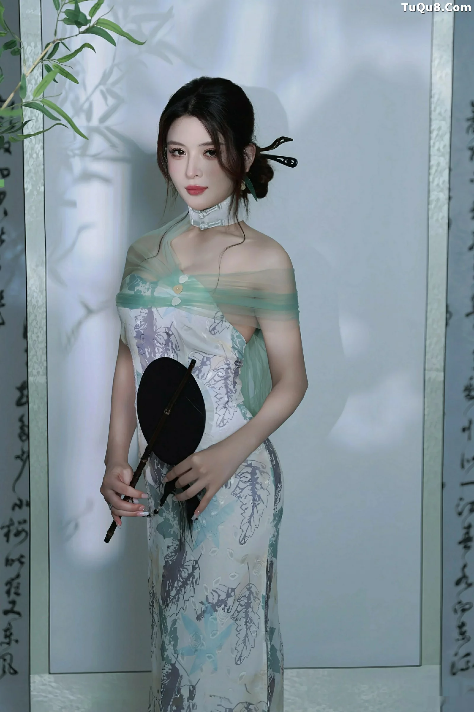 秀人集.com_[XiuRen秀人网]No.10694_模特阿依莎性感浅色古风服饰配超薄肉色秀高挑曼妙身材诱惑写真82P