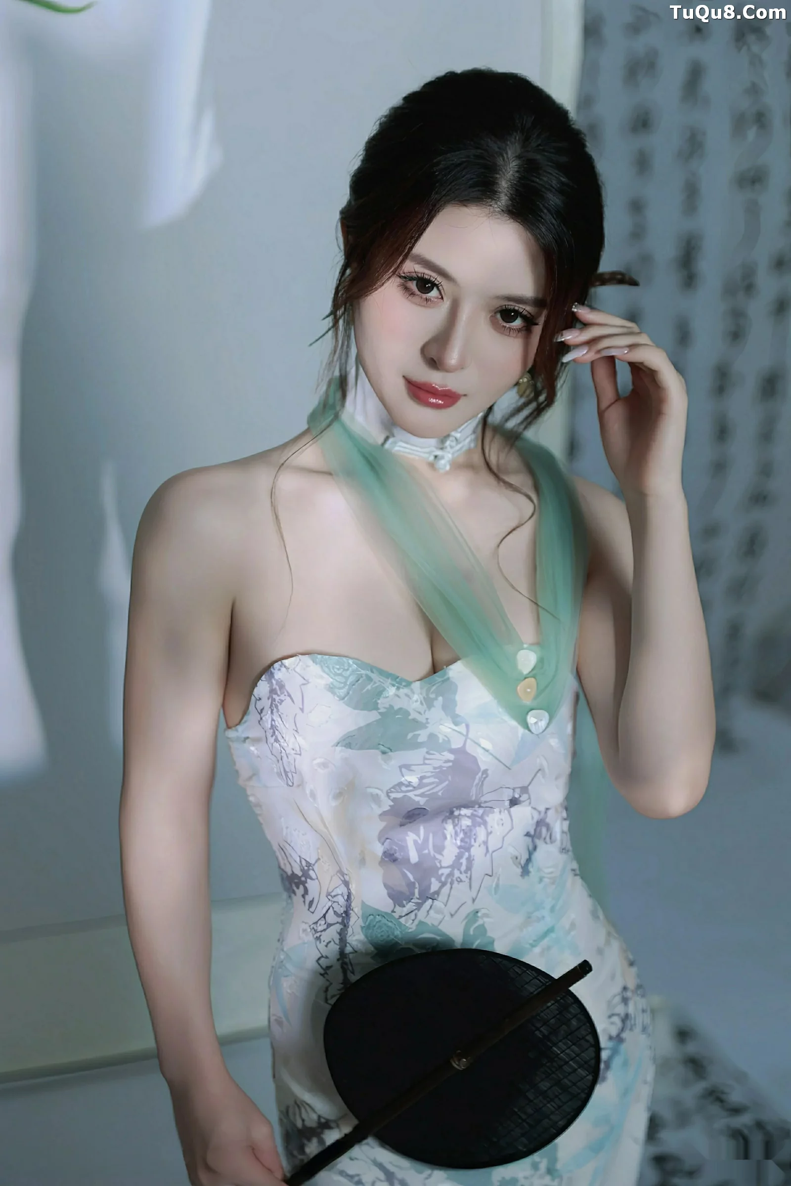 秀人集.com_[XiuRen秀人网]No.10694_模特阿依莎性感浅色古风服饰配超薄肉色秀高挑曼妙身材诱惑写真82P