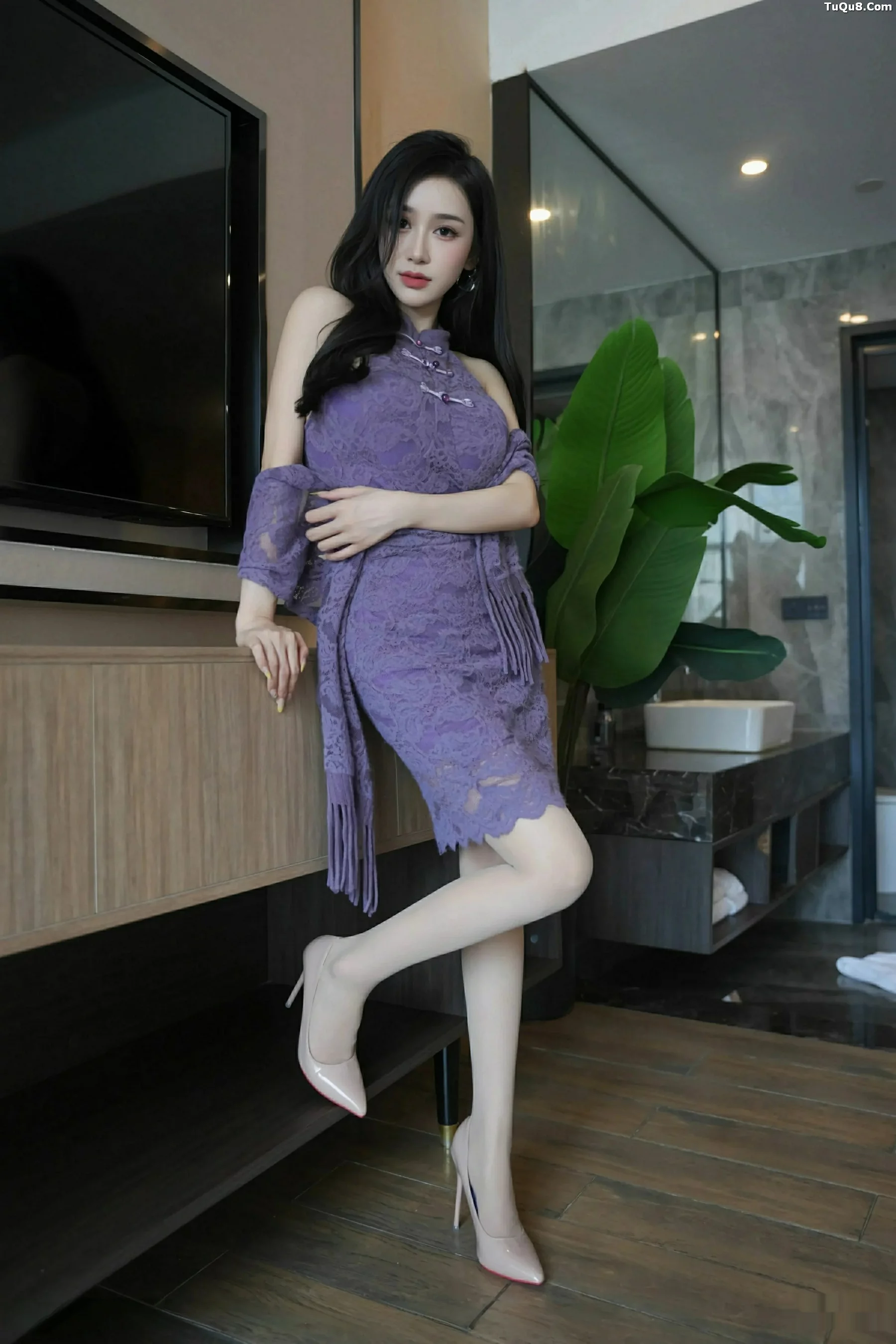 秀人集.com_[XiuRen秀人网]No.10801_模特小阿娇Gill性感紫色连衣长裙配白色丝袜秀完美身材诱惑写真70P