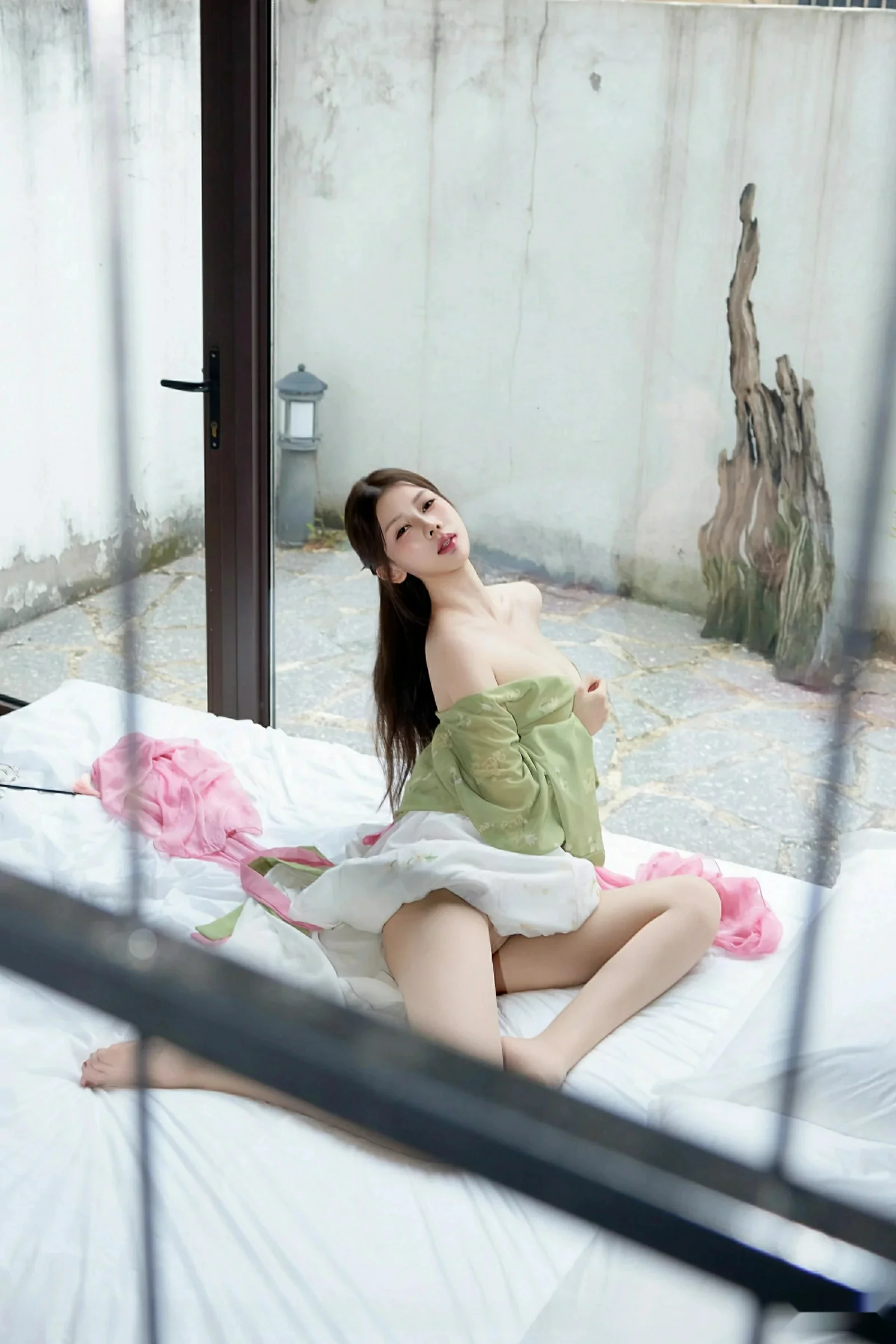 秀人集.com_[XiuRen秀人网]No.10834_模特尹甜甜sunny性感薄纱汉服装扮配超薄肉丝秀完美身材诱惑写真83P