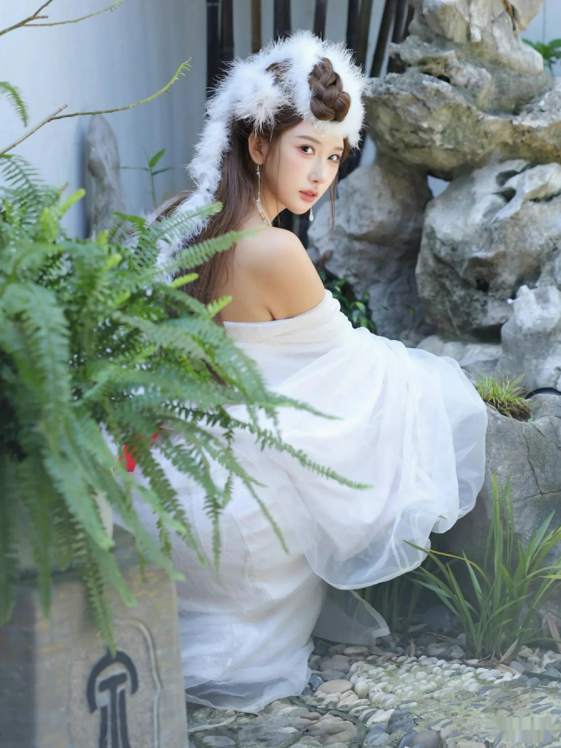 秀人集.com_[XiuRen秀人网]No.10843_模特金允希Yuki性感白色锦毛鼠装扮低胸秀丰腴身材完美诱惑写真78P