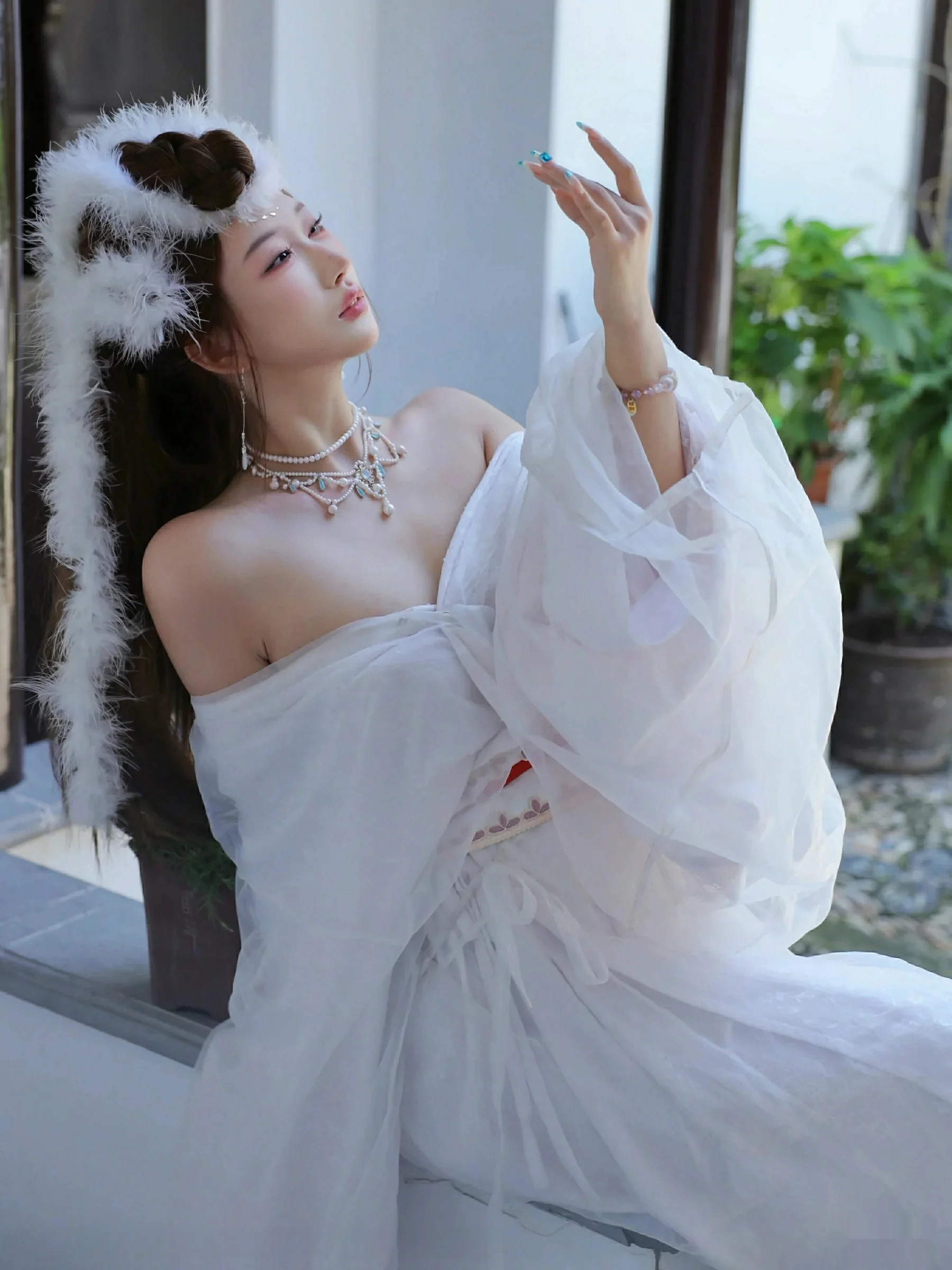 秀人集.com_[XiuRen秀人网]No.10843_模特金允希Yuki性感白色锦毛鼠装扮低胸秀丰腴身材完美诱惑写真78P