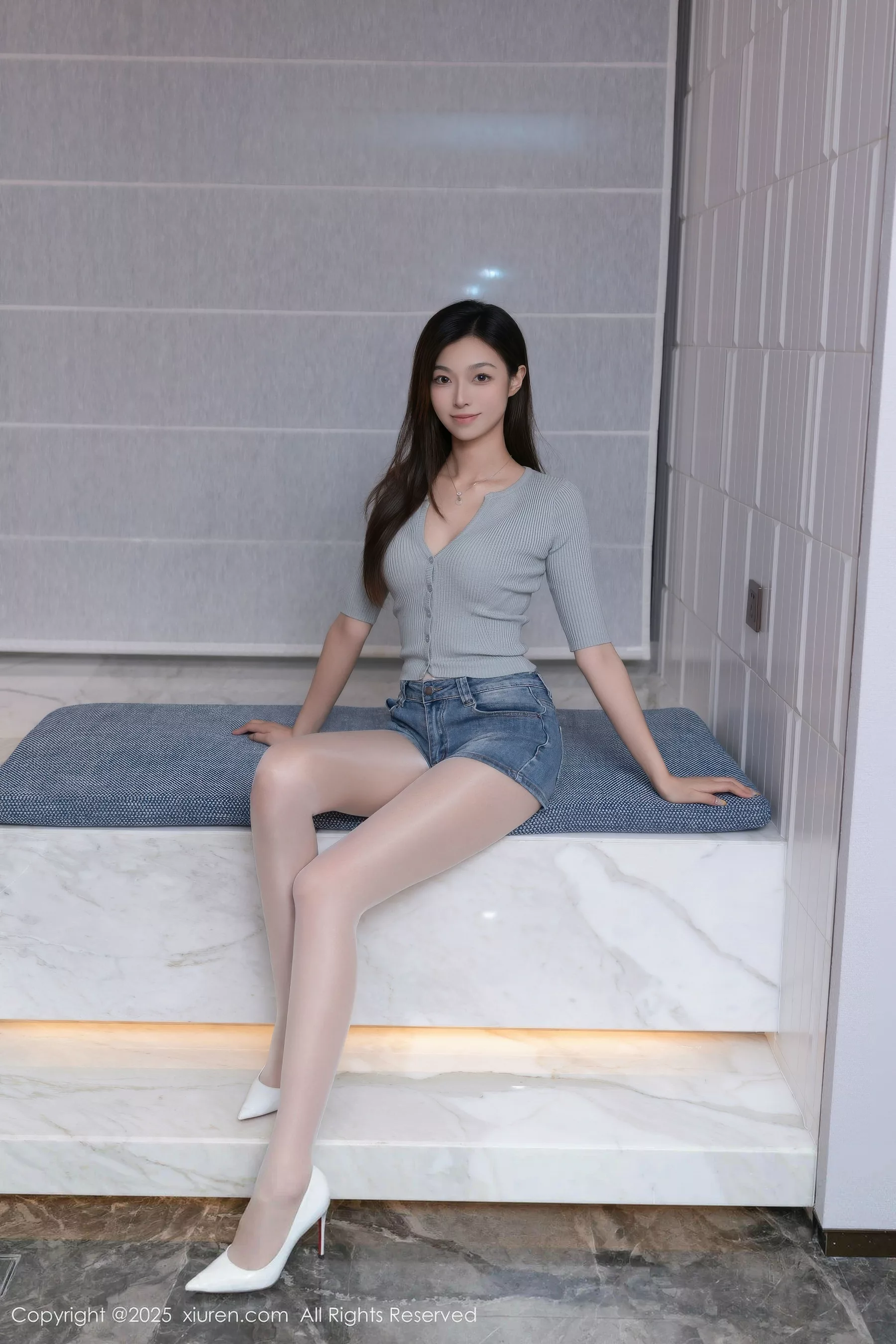 秀人集.com_[XiuRen秀人网]No.10881_模特kiki柚柚性感蓝色超短牛仔裤配原色丝袜秀凹凸身材诱惑写真80P