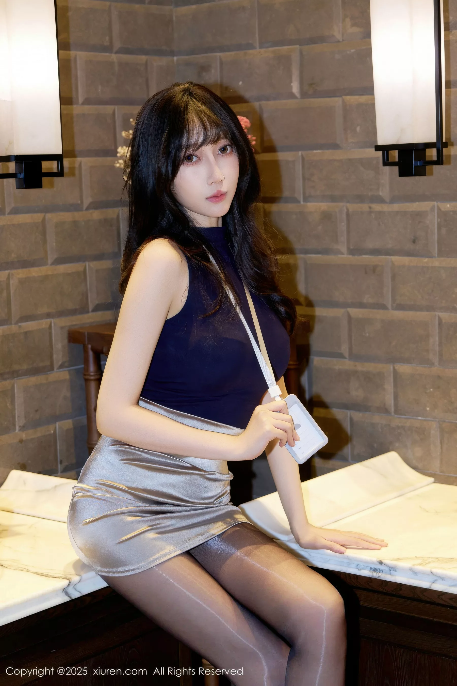 秀人集.com_[XiuRen秀人网]No.10890_模特玥儿玥er深色OL服饰露黑色内衣配超薄黑丝秀美腿诱惑写真72P