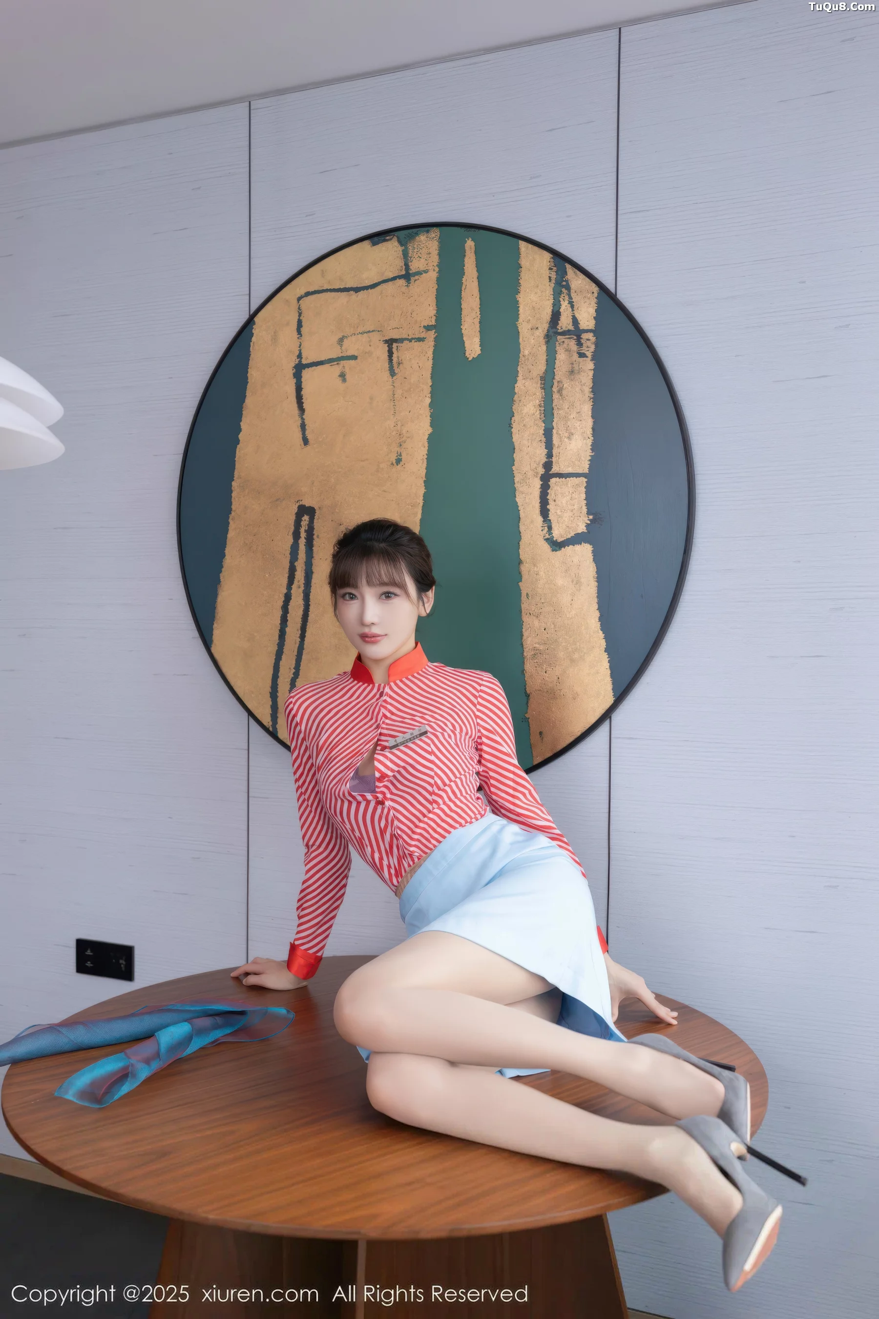 秀人集.com_[XiuRen秀人网]No.10932_模特陆萱萱性感条纹服饰露紫色蕾丝内衣秀柔美身姿迷人诱惑写真80P