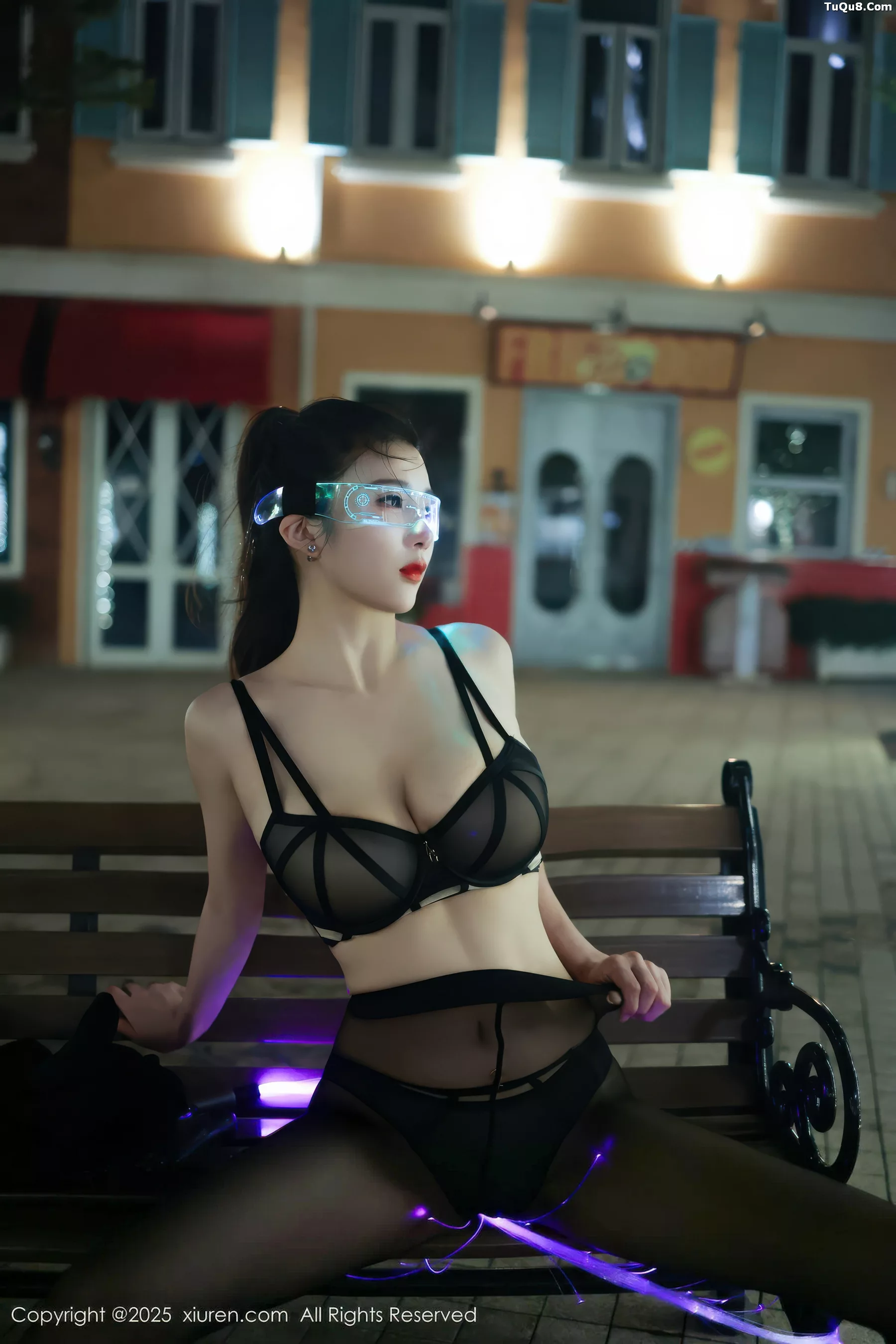 秀人集.com_[XiuRen秀人网]No.10936_模特小肉肉咪性感黑色连衣短裙配超薄黑丝秀凹凸身材诱惑写真77P