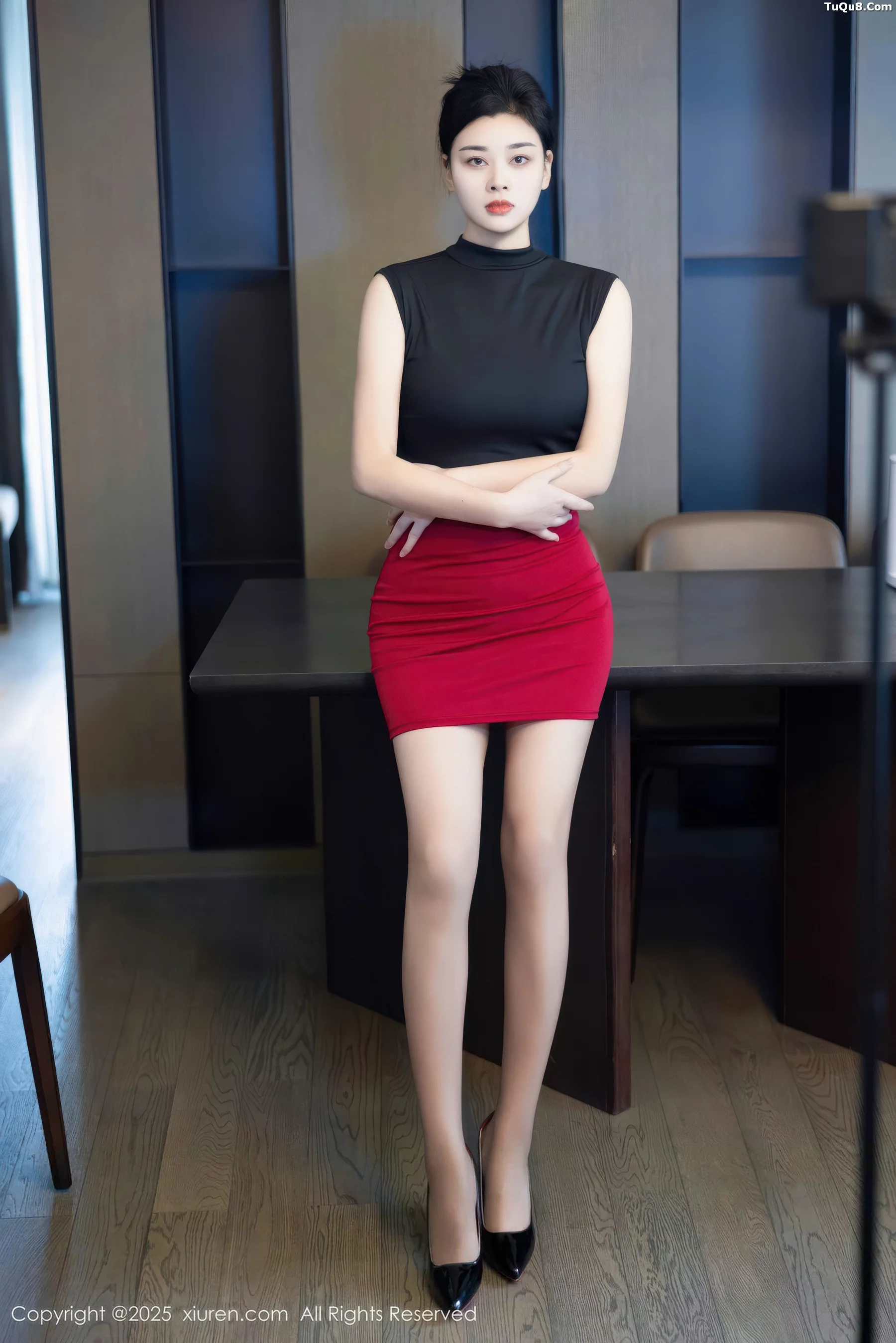 秀人集.com_[XiuRen秀人网]No.10948_新人模特徐清妍性感黑色OL服饰露超薄黑丝秀曼妙身姿诱惑写真48P